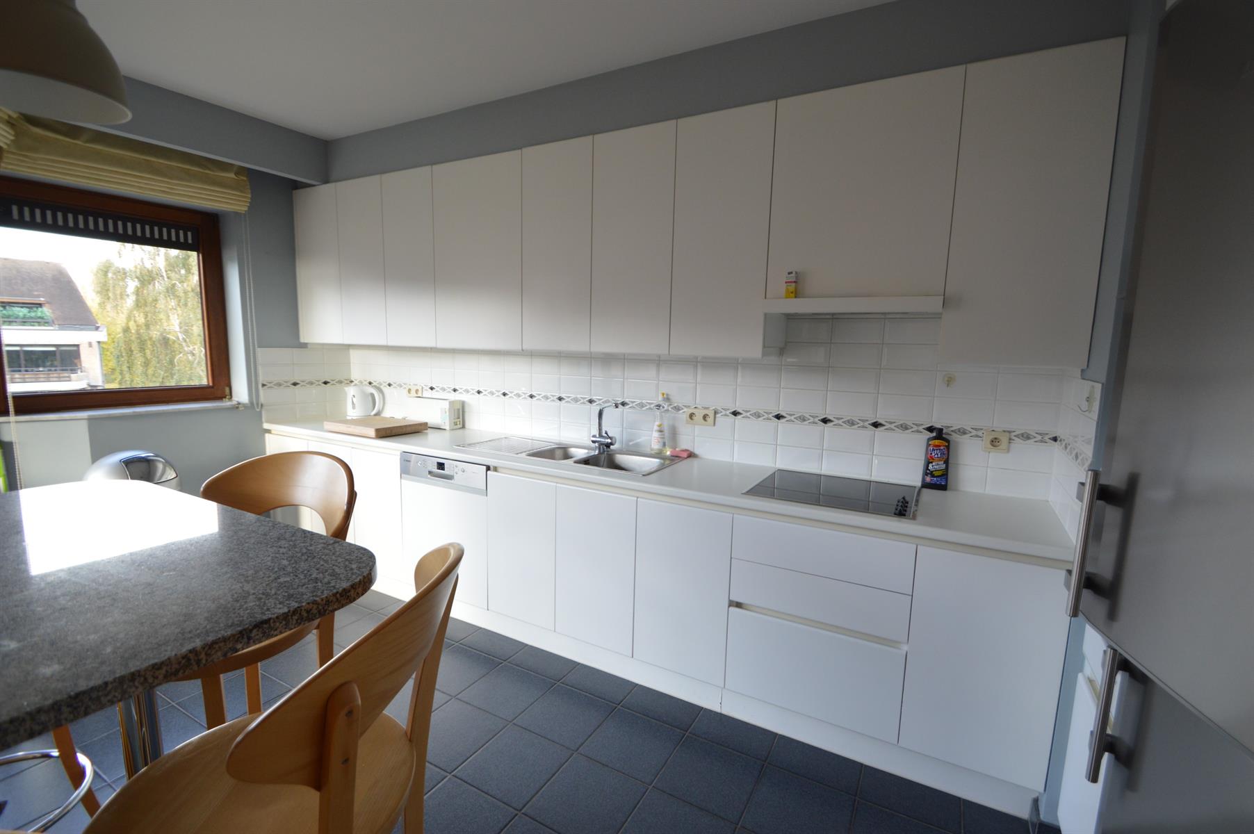 Prachtig gemeubeld appartement op zeer rustig gelegen locatie op Linkeroever.  foto 8