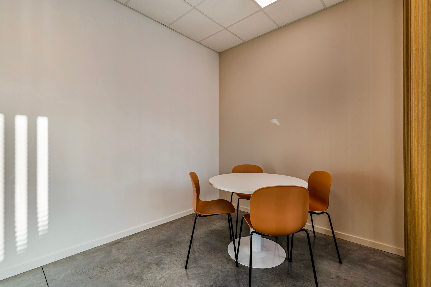 Te koop: Modern kantoor van 70m² in Strombeek-Bever foto 4