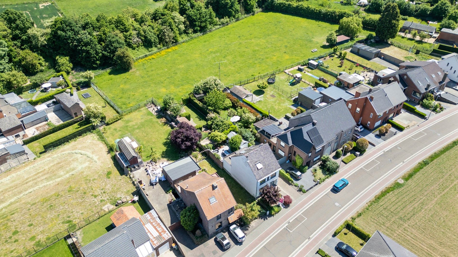 Volledig gerenoveerde, instapklare woning vlakbij Maastricht foto 3