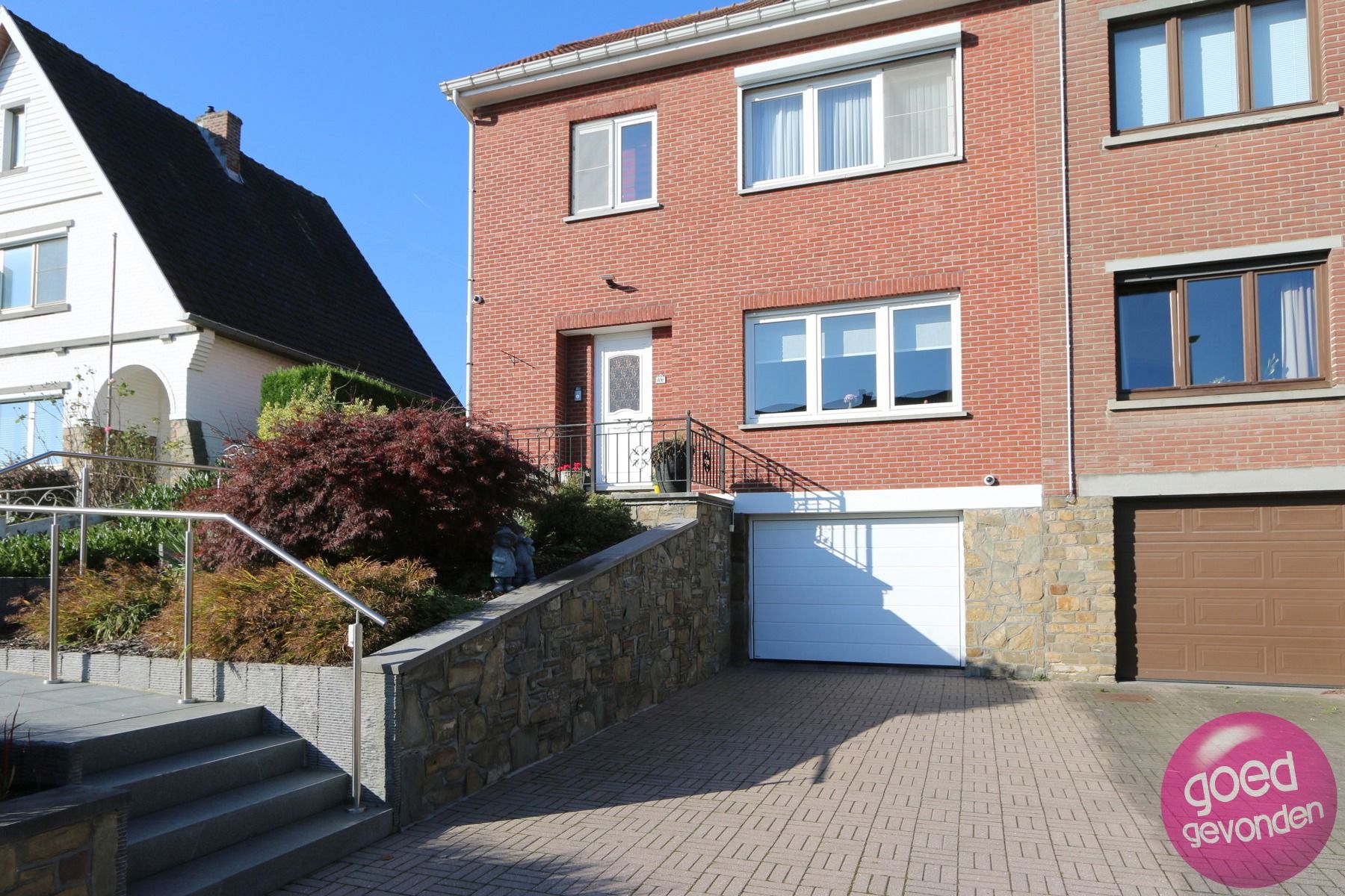 INSTAPKLARE HOB - 3 SLK - VERANDA - TUIN - TERRAS - 2GARAGES foto {{pictureIndex}}