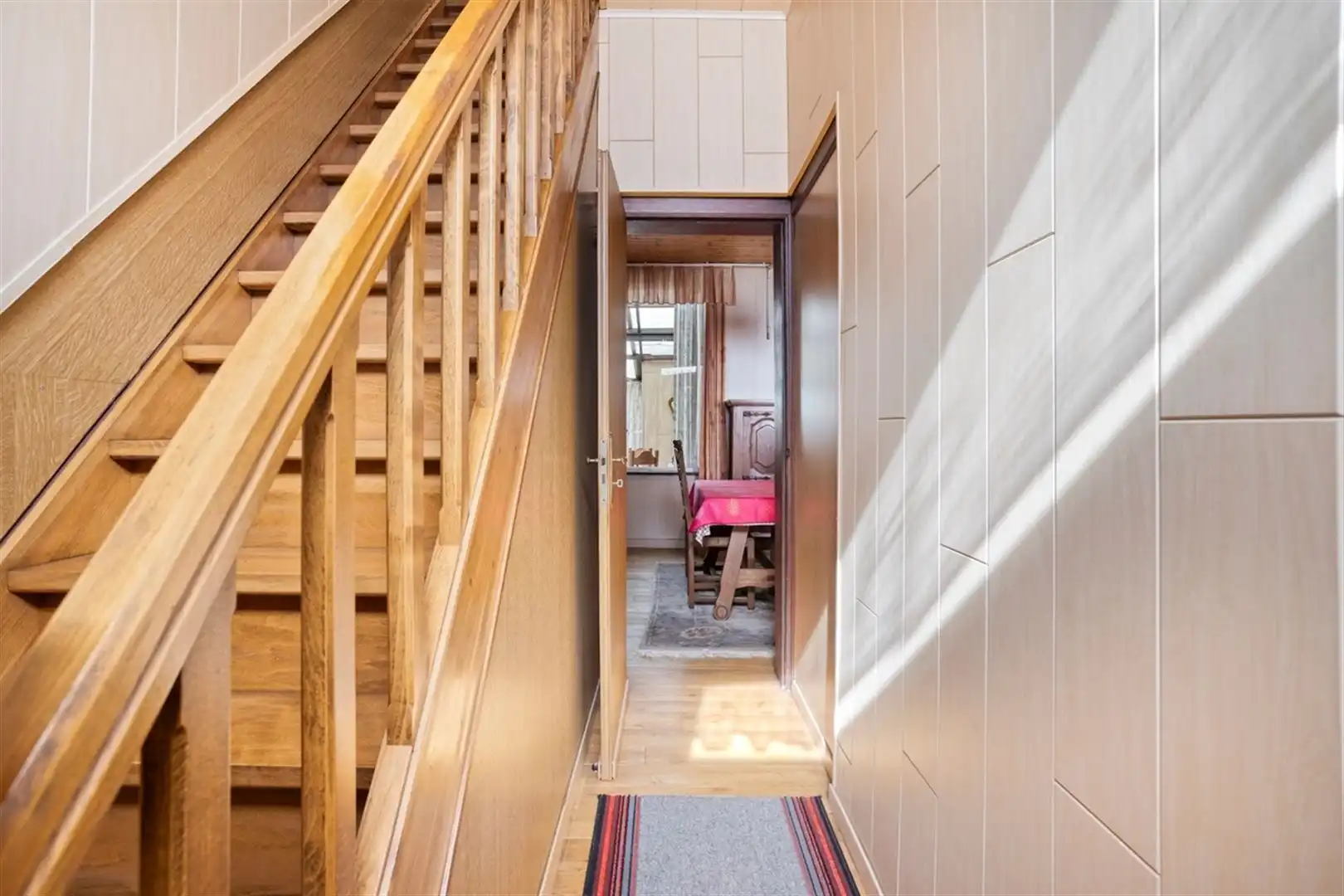 te renoveren woning met tuin foto 4