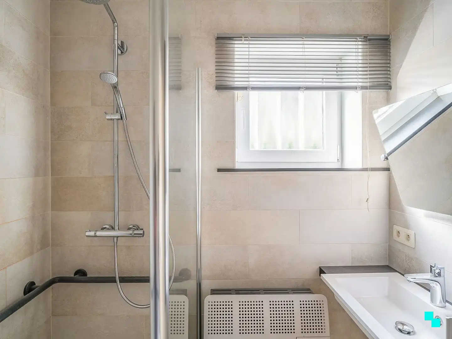 Charmante halfopenwoning met drie slaapkamers te Wetteren ten Ede foto 11