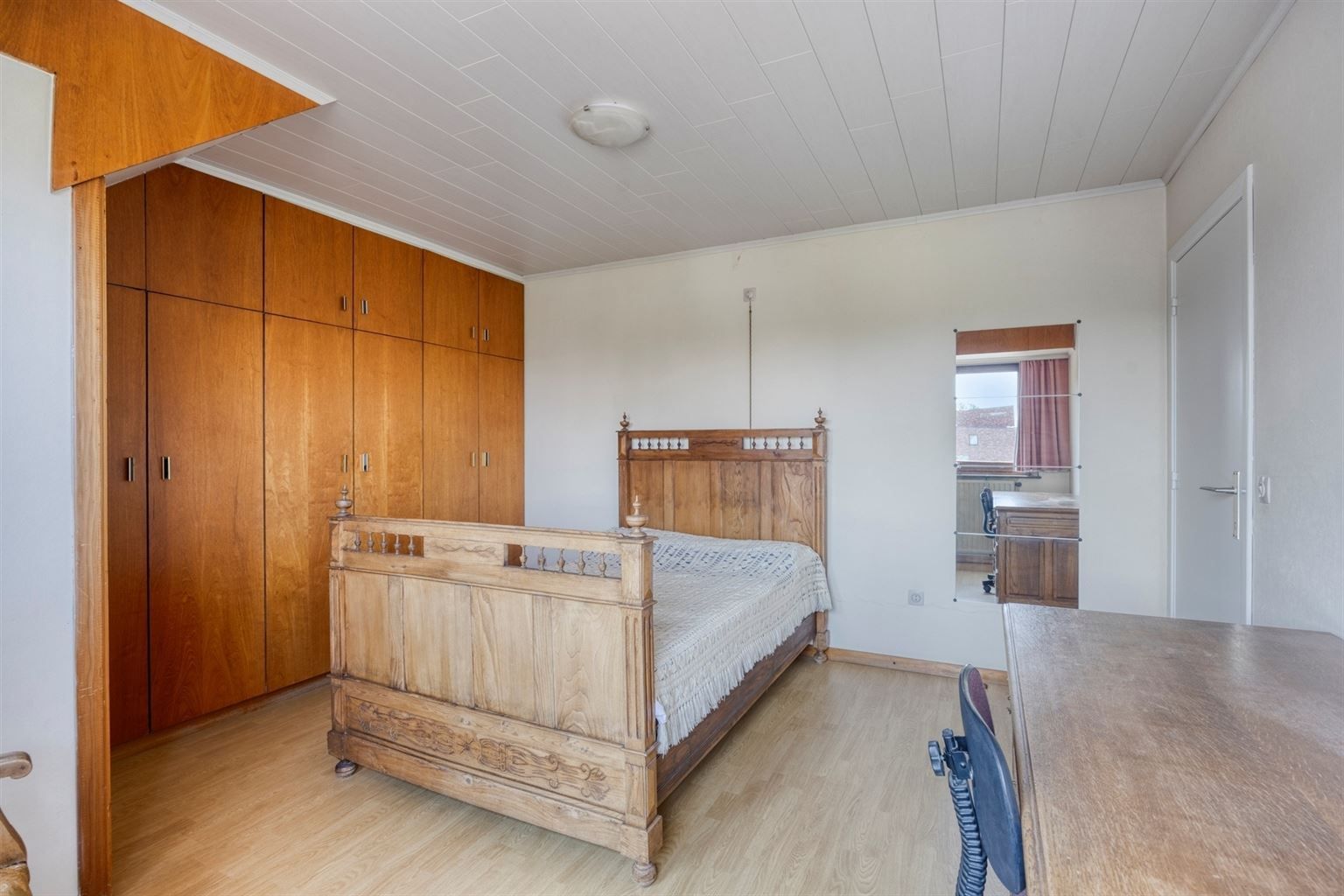 Vrijstaande woning met 4 slaapkamers, ruime tuin en garage op een riant perceel van 9a99ca, rustig gelegen nabij het centrum van Maaseik.  foto 16