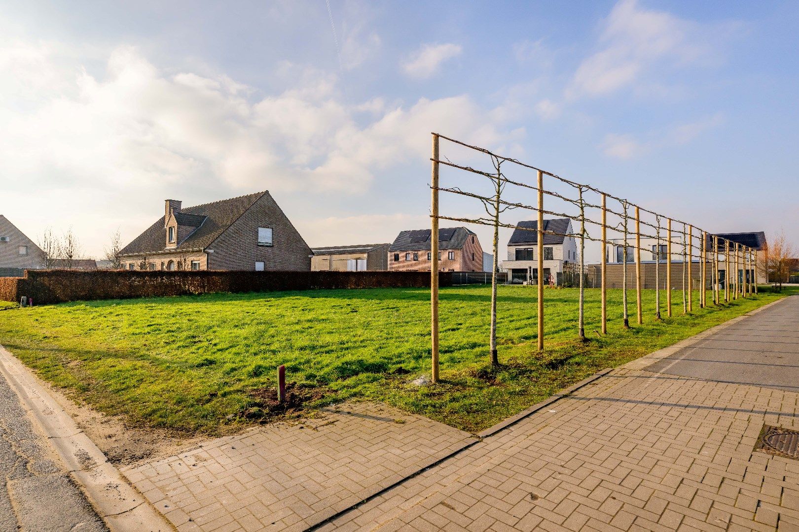 RUIM PERCEEL BOUWGROND 936 m² MET DIVERSE MOGELIJKHEDEN  foto 6