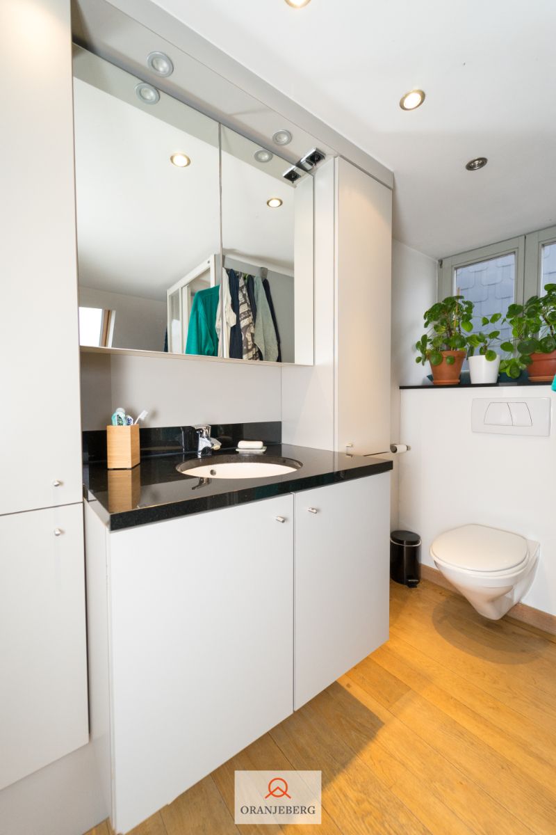 Prachtig BEMEUBELD dakappartement met terras vlakbij Zuid foto 24