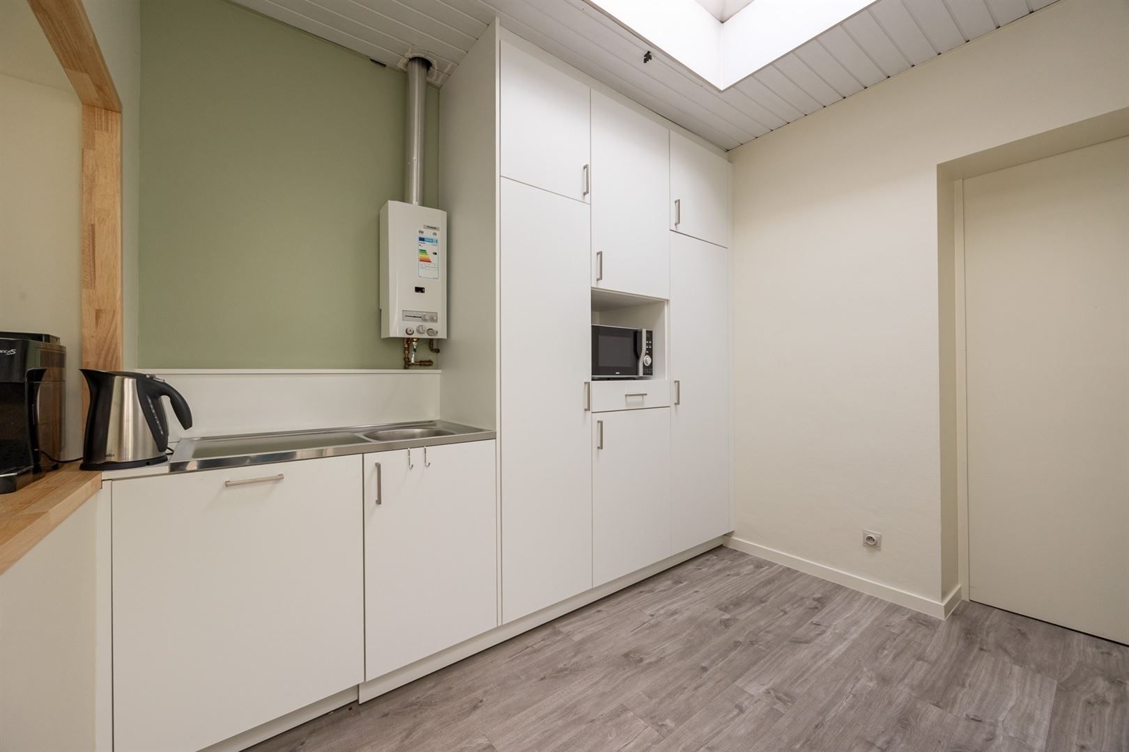 Handelshuis met uitstekende zichtbaarheid foto 8