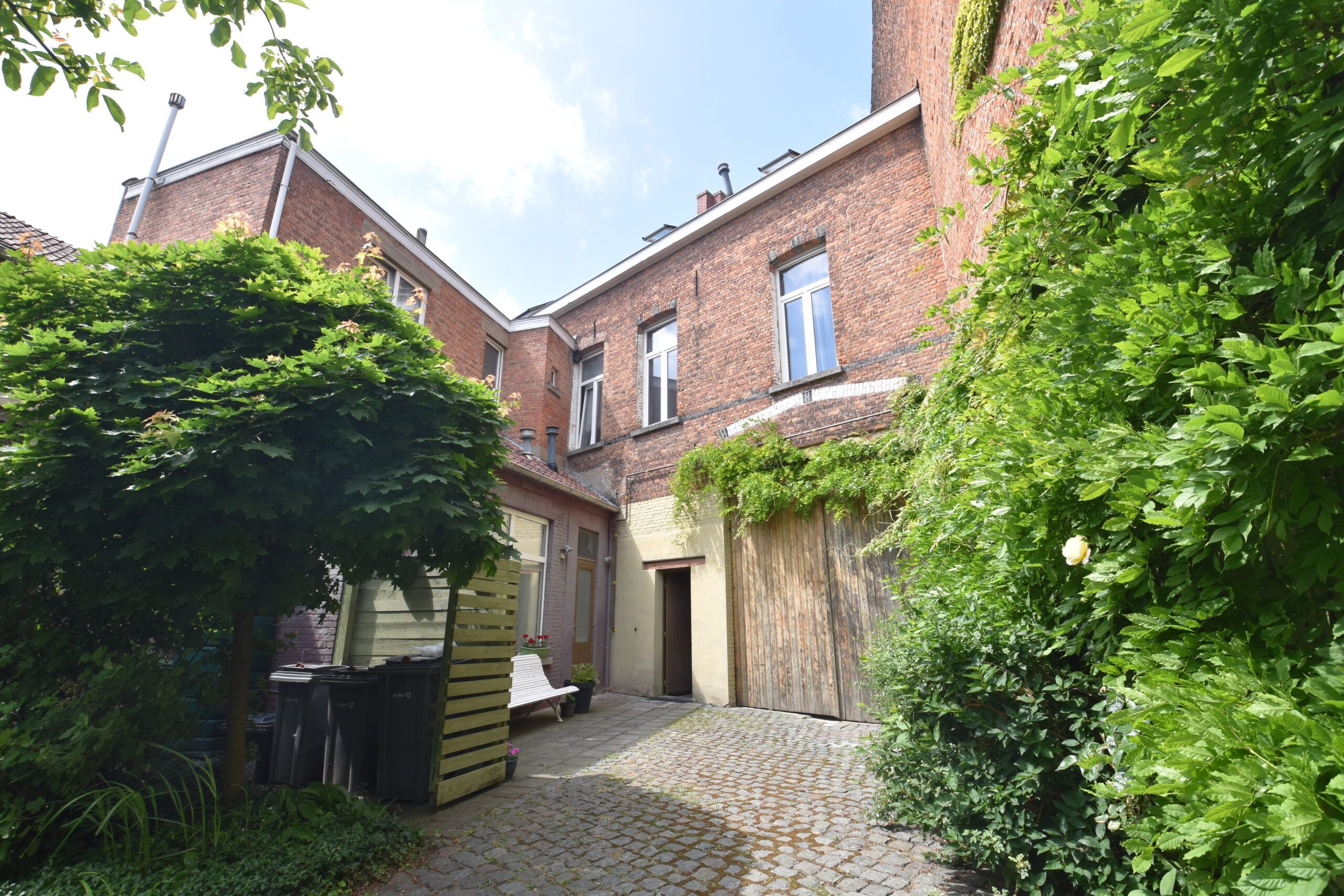 Opbrengsteigendom in karaktervolle herenwoning – centrum Sint-Niklaas foto 14