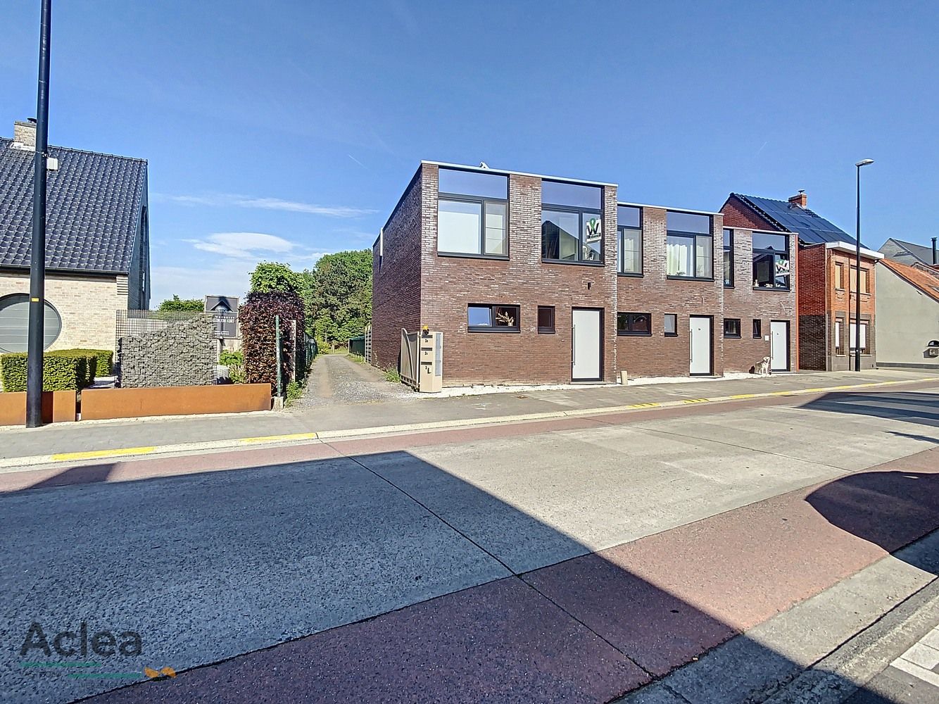 Ruime gezinswoning met 3 slpk + garage foto {{pictureIndex}}