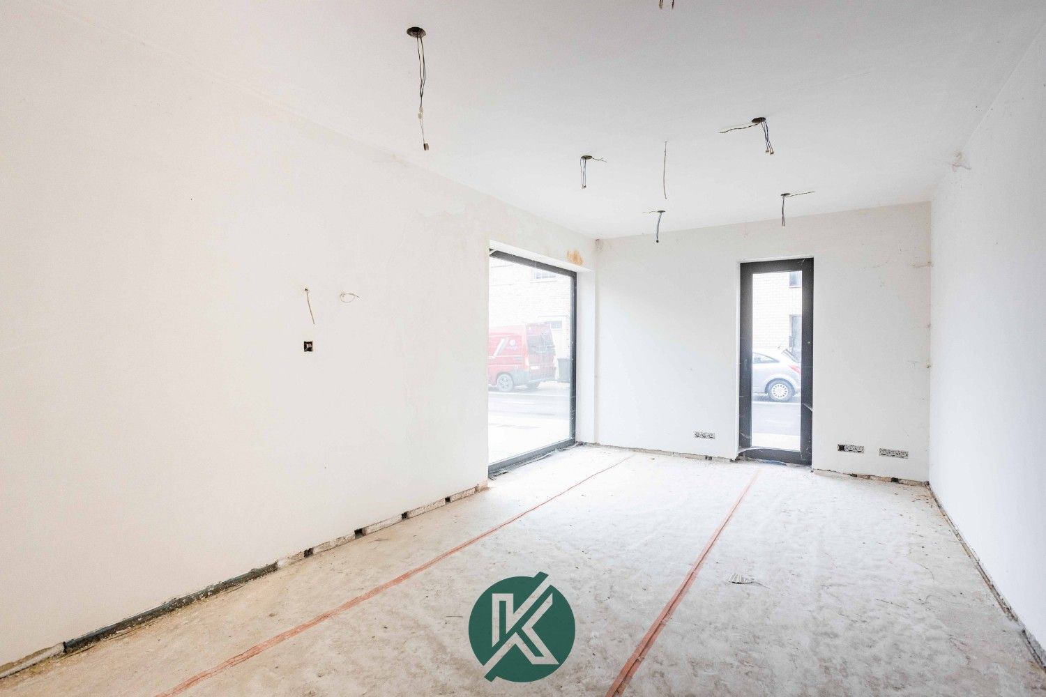 Verder af te werken nieuwbouwwoning met potentieel foto 8