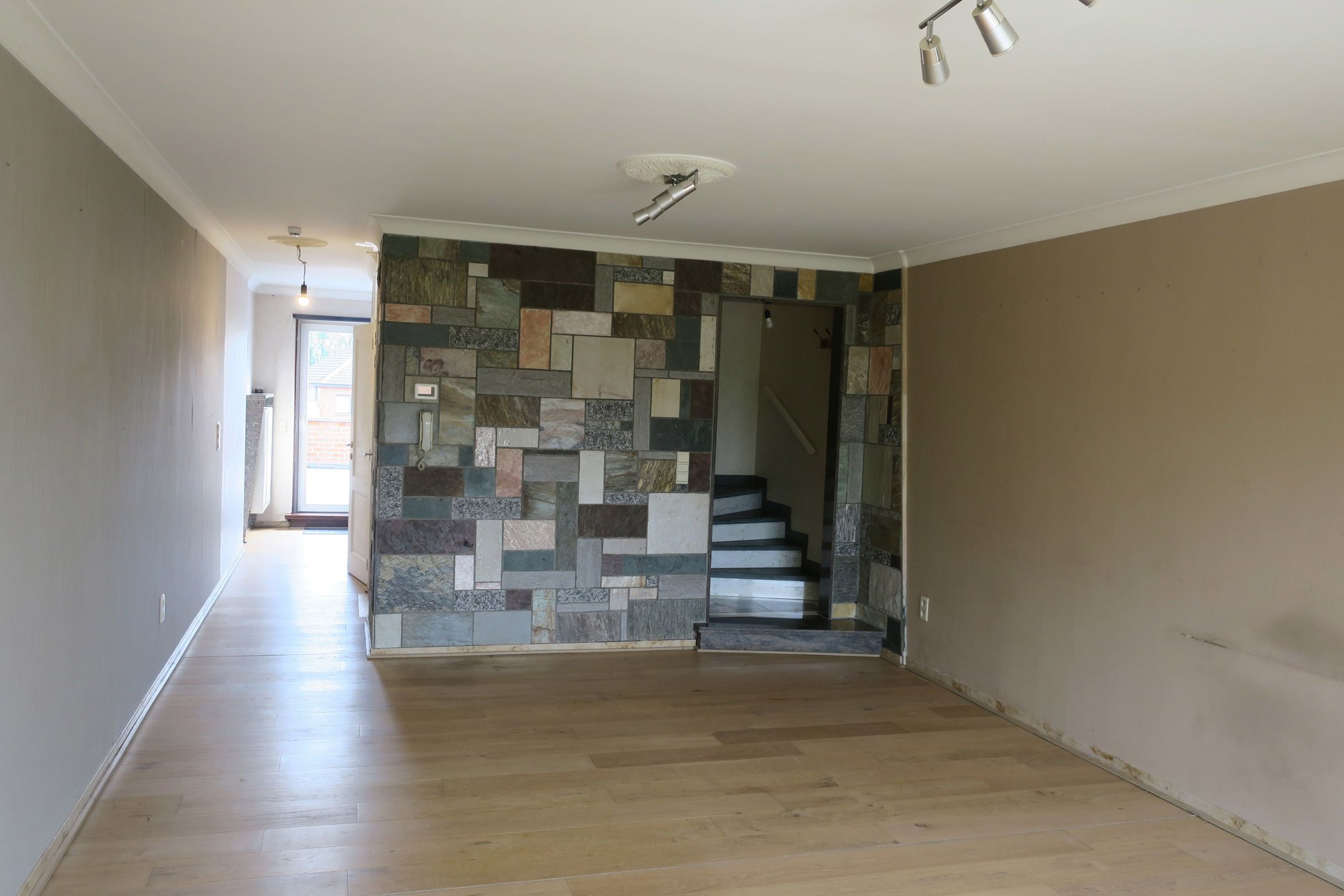 DUPLEX-APPARTEMENT MET 2 SLAAPKAMERS EN TERRAS foto 3