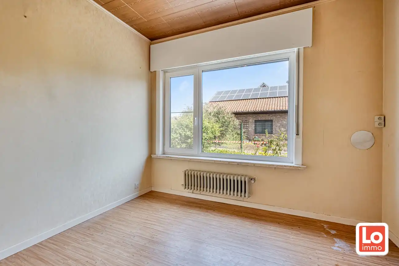 Volledig te renoveren open woning met ruime afzonderlijke garage en tuin op een toplocatie nabij Oude Bareel in Sint-Amandsberg/Oostakker! foto 15