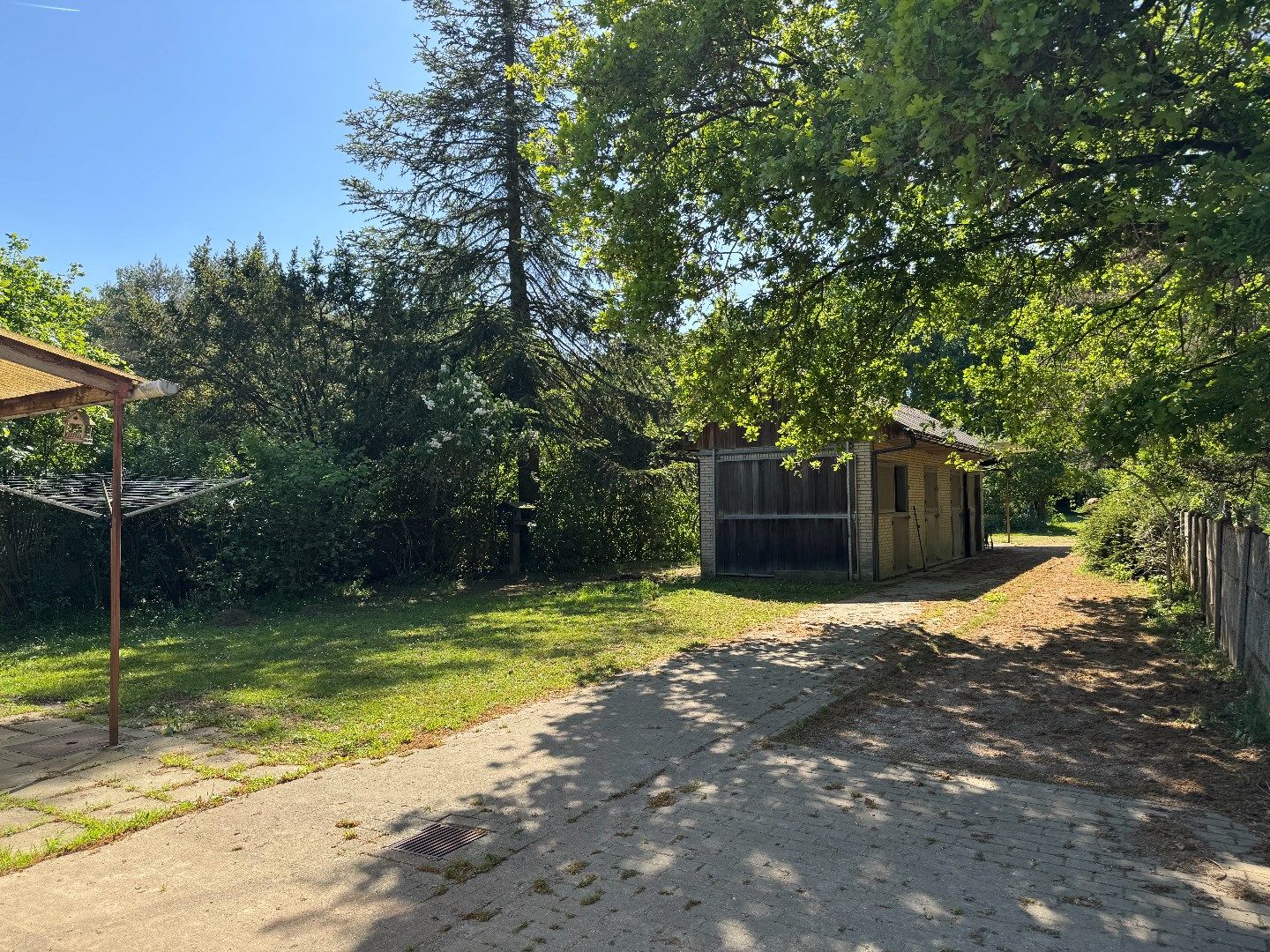 zeer ruime 4-gevelwoning met achterliggend landgebouw gelegen op een mooi perceel van +/- 5952 m² foto 26