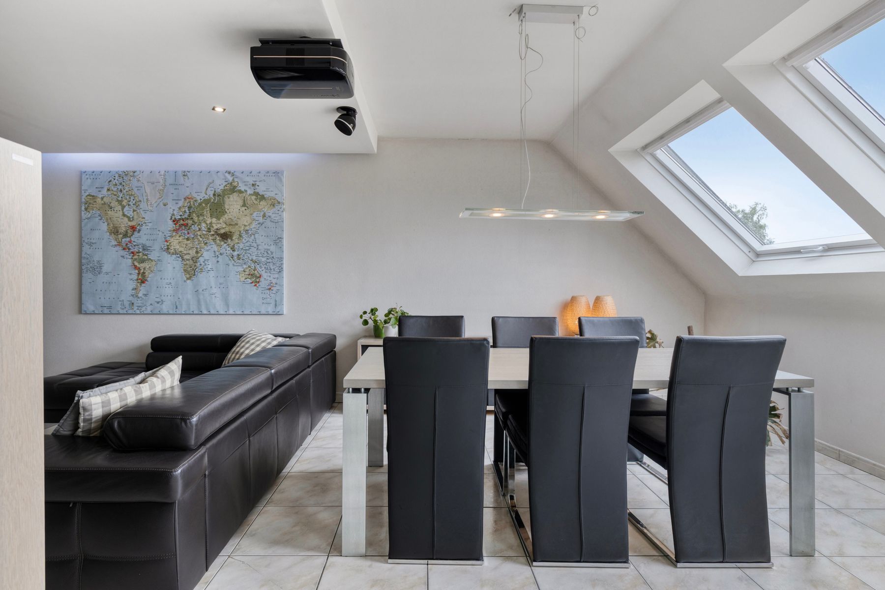 Ruim appartement met 3 slaapkamers! foto 6