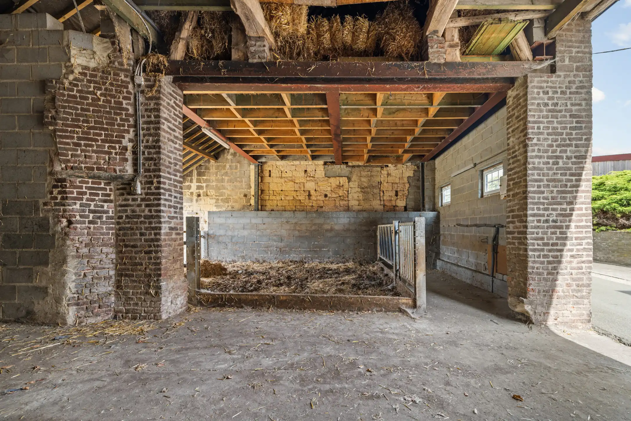 Authentiek landgebouw met unieke woonmogelijkheden foto 5
