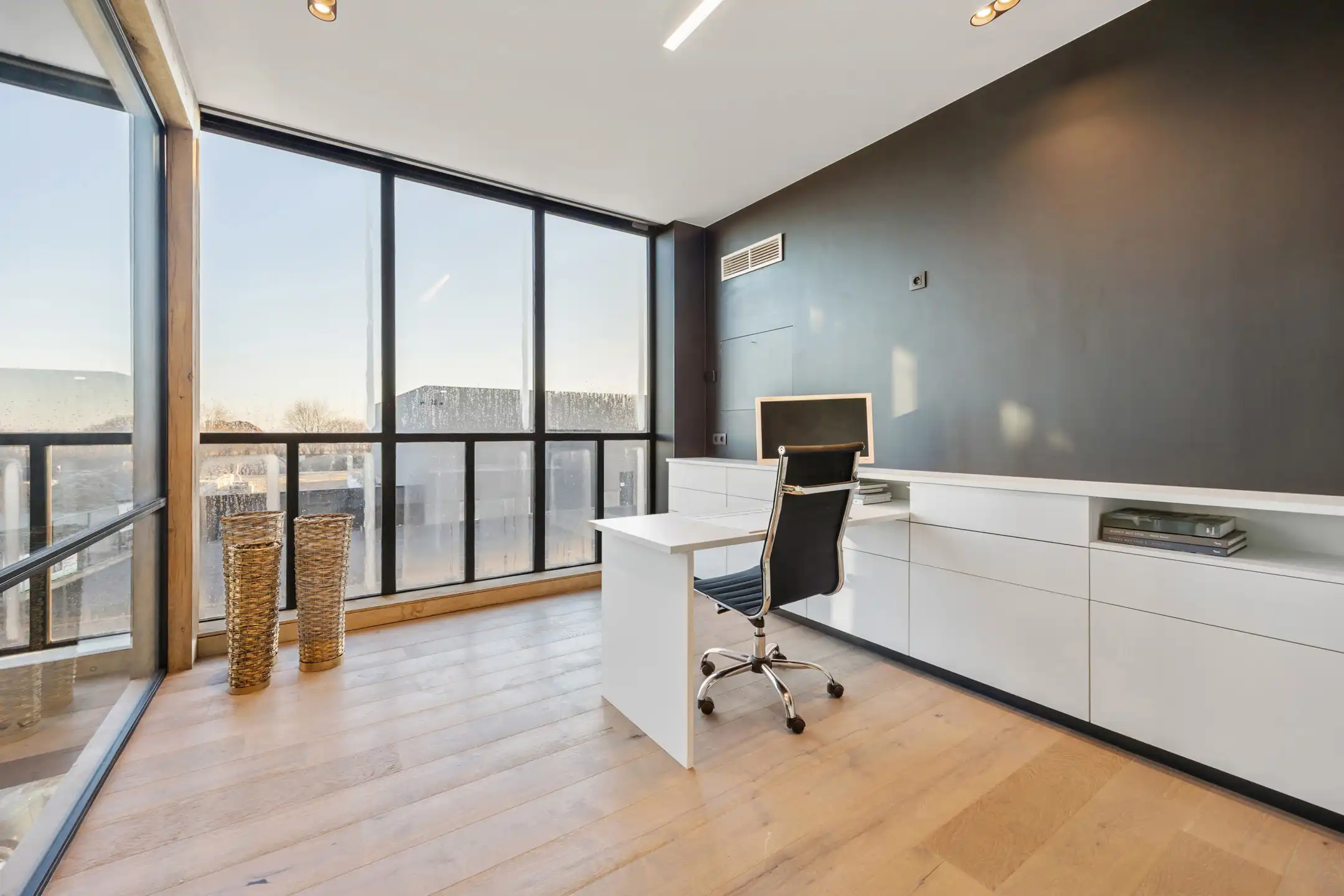 Loods met stijlvolle kantoorruimte te Riemst foto 6