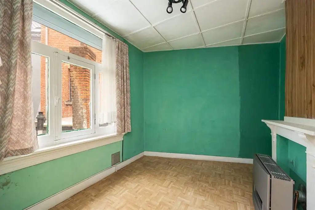 Te renoveren woning met authentieke elementen foto 13