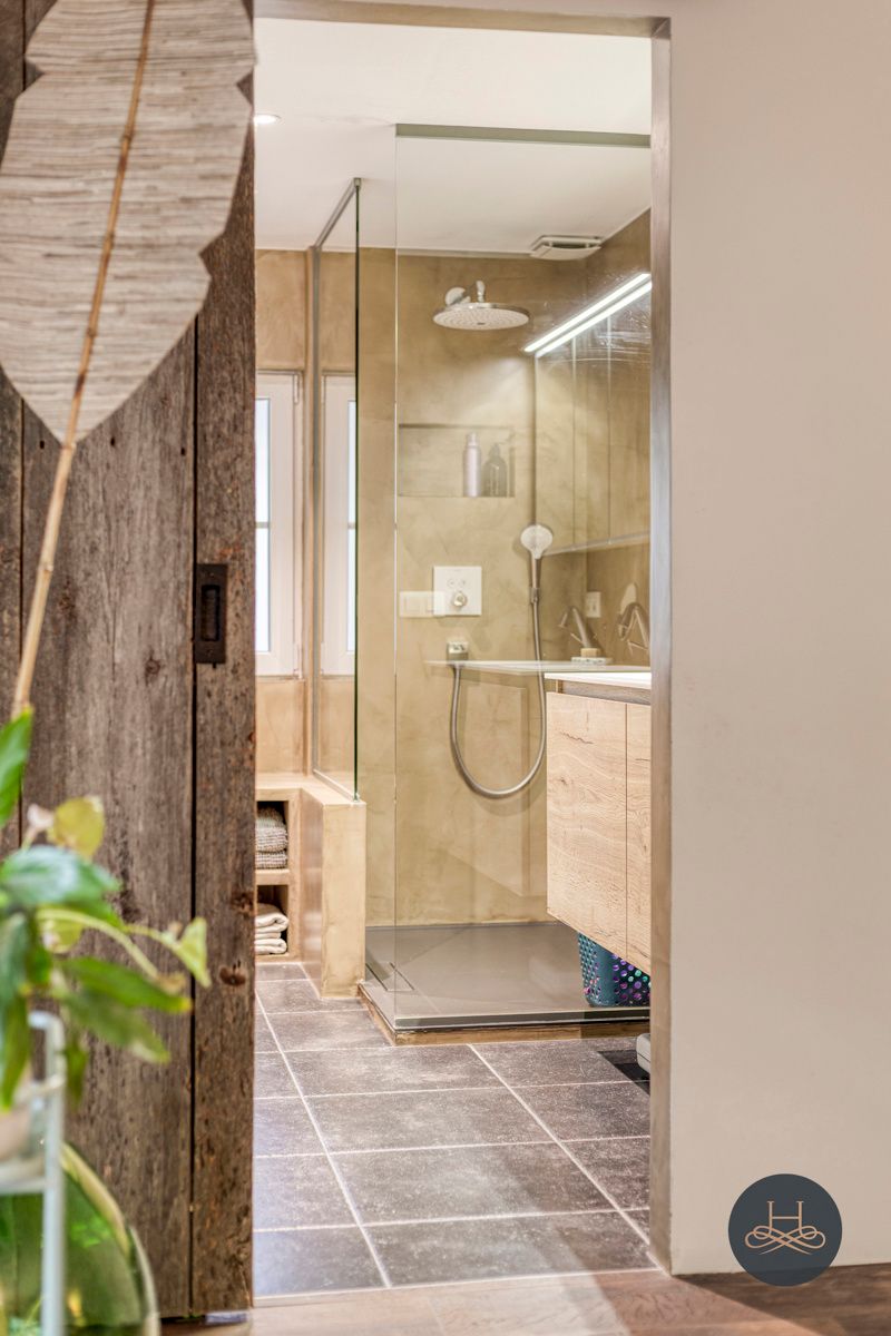 Indrukwekkende groen gelegen villa met zwembad en poolhouse  foto 28