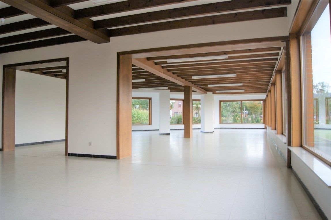 Winkelruimte/kantoor (met atelier, opslag en parking), Kortemark foto 9