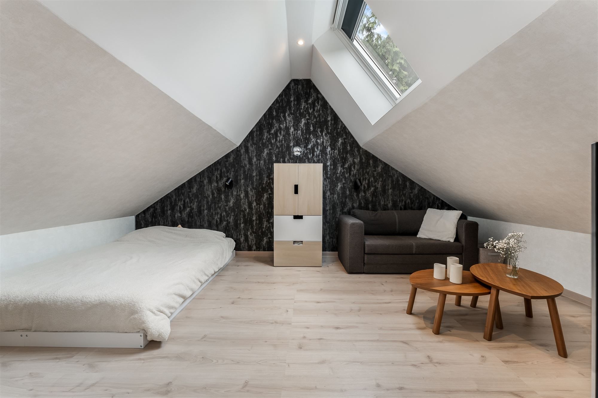 UITERST KNAPPE GERENOVEERDE WONING MET 4 SLAAPKAMERS, ZEER RUSTIG GELEGEN TE PAAL foto 22