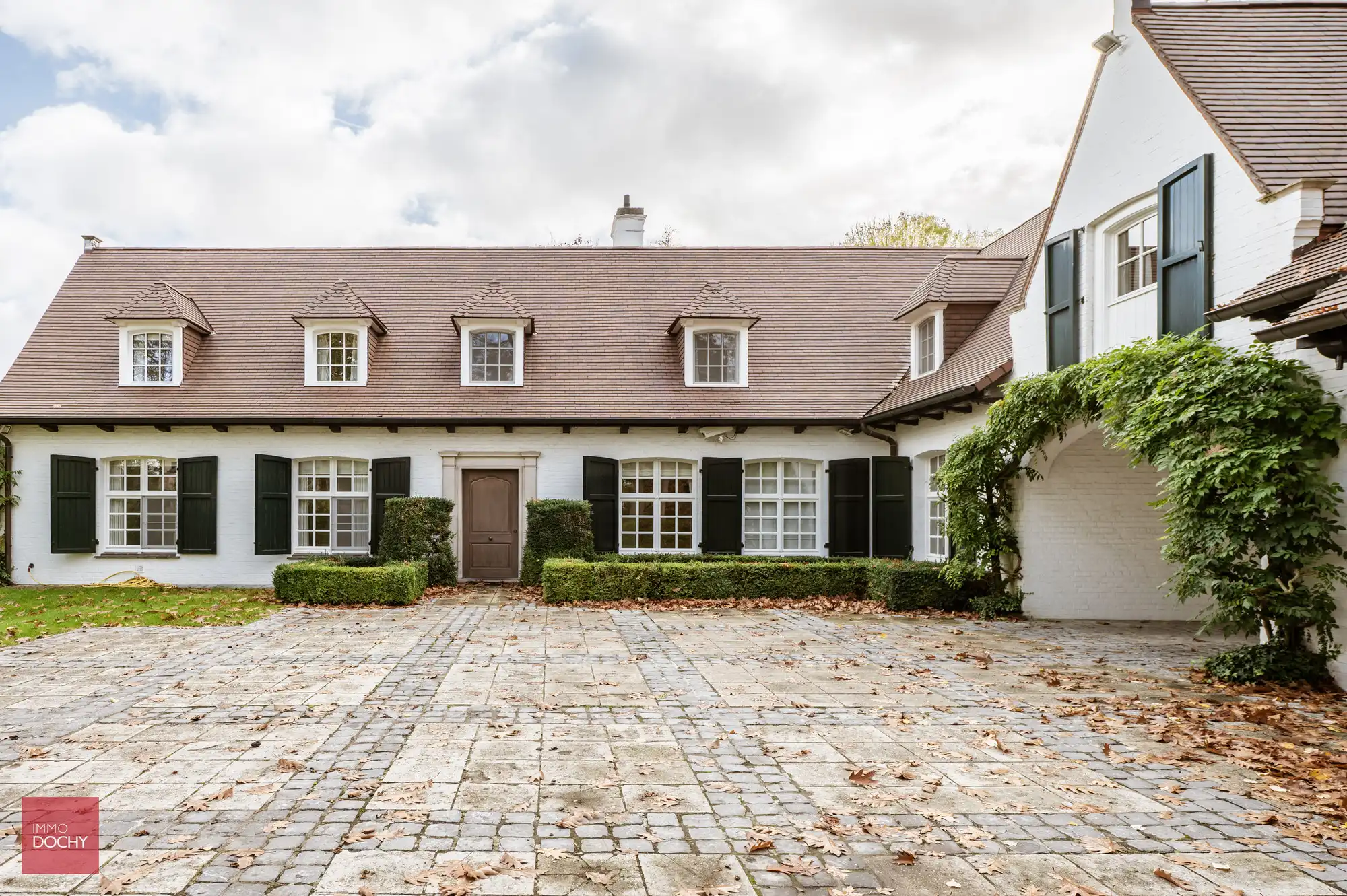 Instapklare ruime villa in residentiële buurt foto 7