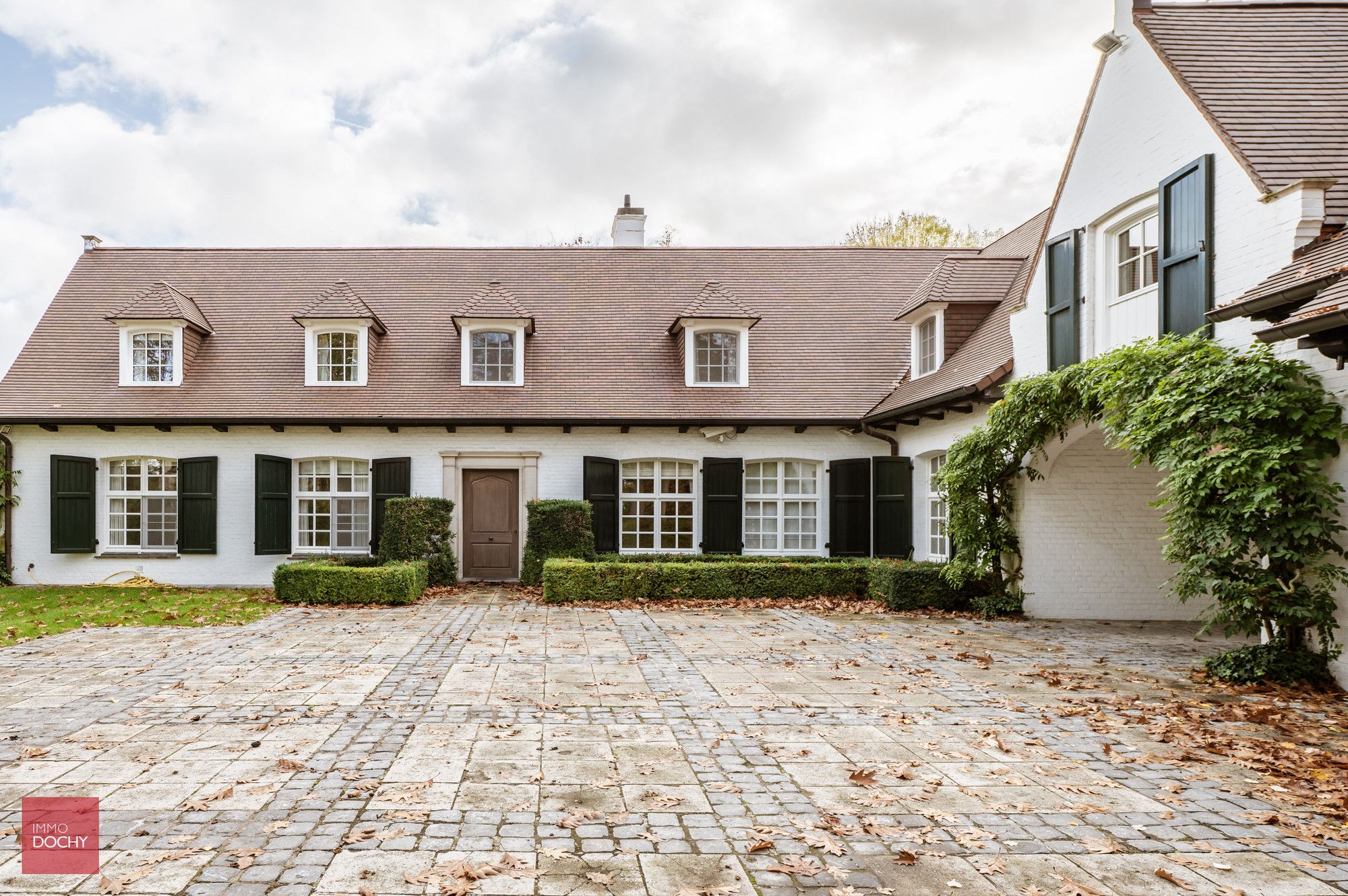 Instapklare ruime villa in residentiële buurt foto 7