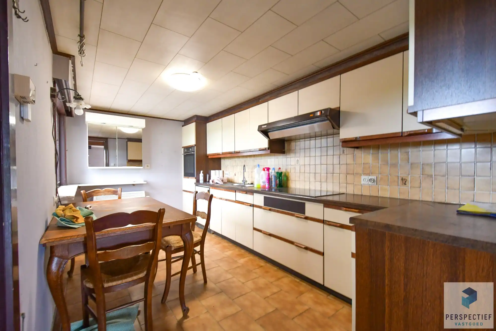 Te renoveren woning met rondom landelijke uitzichten foto 9