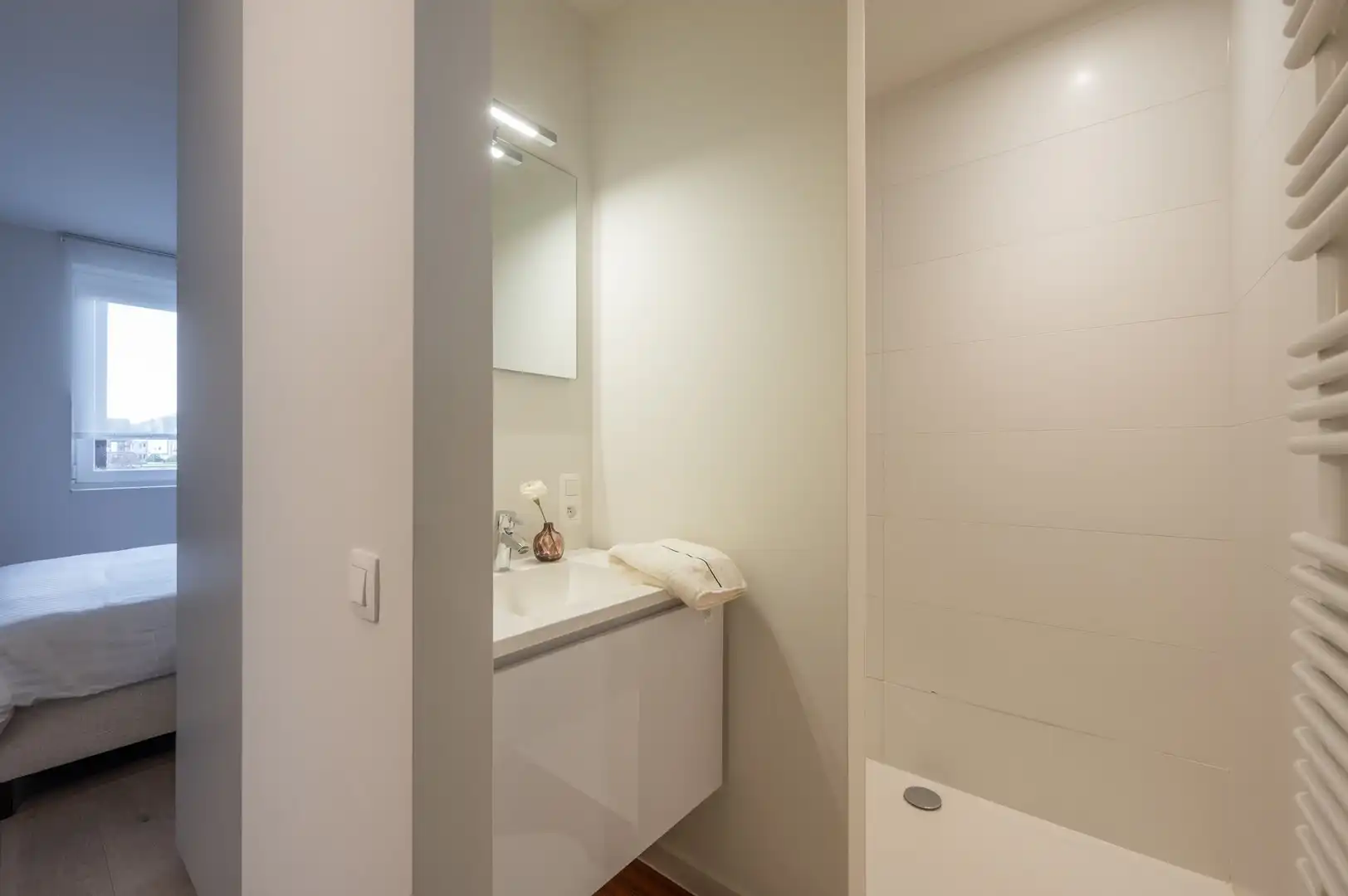 Lichtrijk 2-slaapkamer appartement met open zicht over het Abraham Hansplein. foto 19