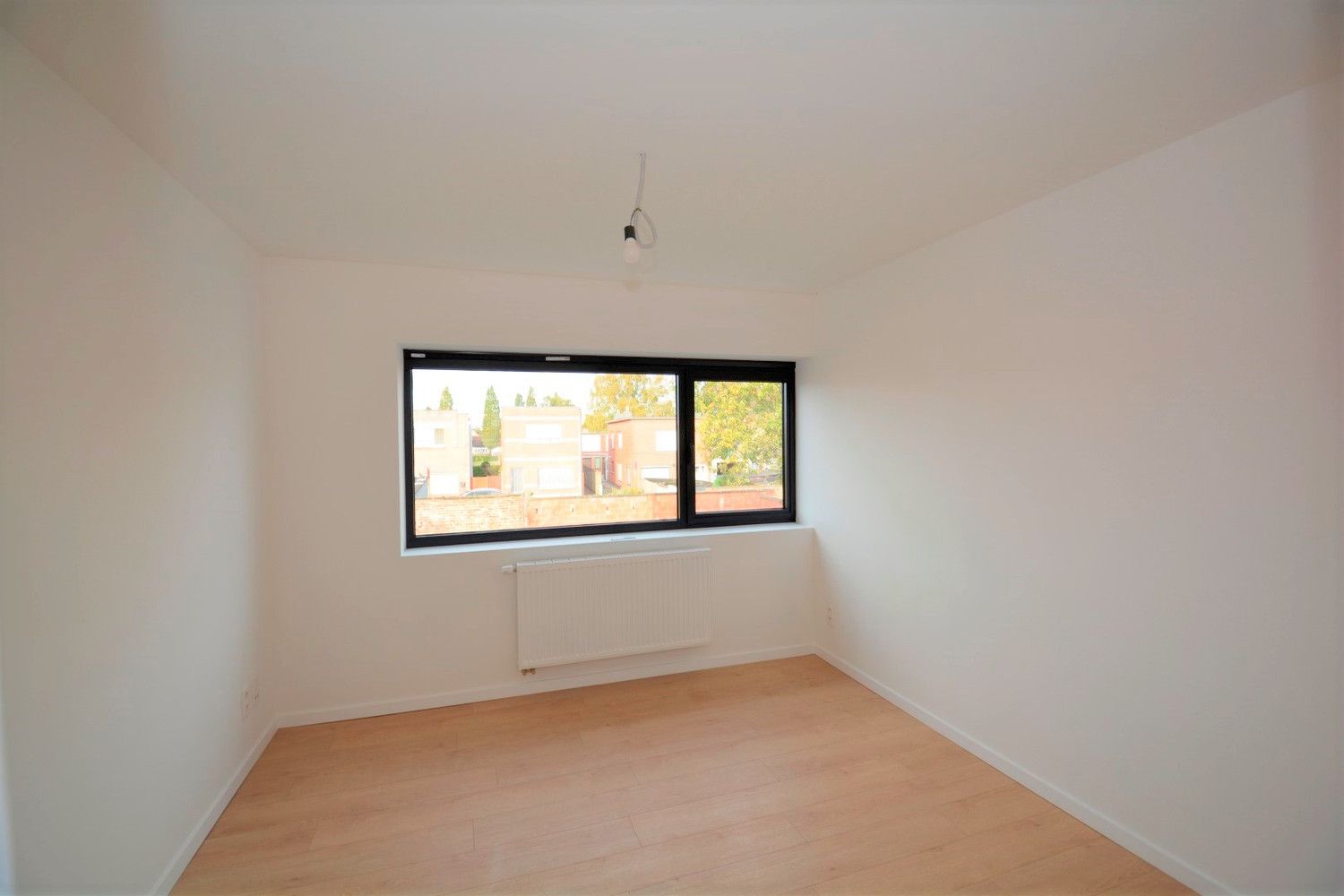 RECENT GERENOVEERDE WONING MET 2 SLK EN TUIN! foto 8