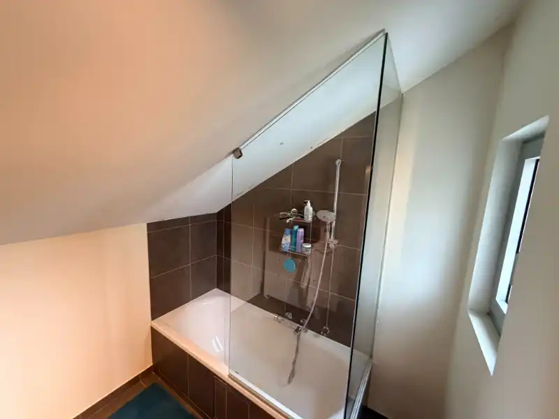 --- NIEUW --- Prachtig gelegen 1-slaapkamerappartement met autostaanplaats, terras én tuin! foto 6