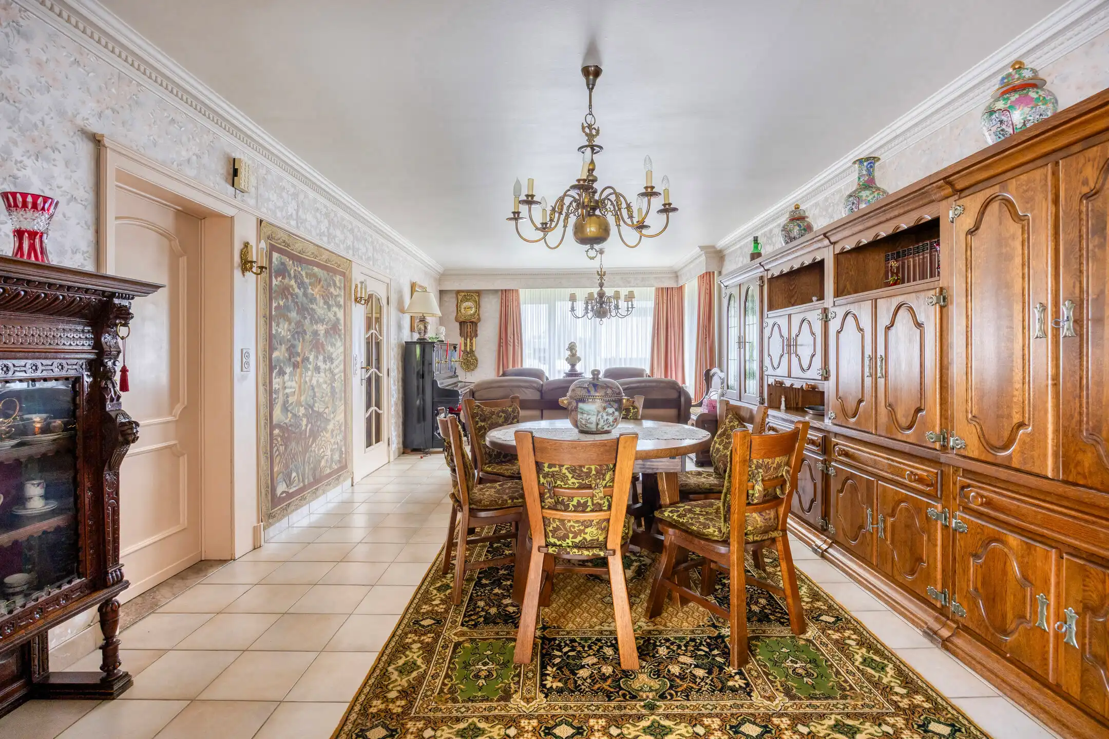 Ruime woonst met praktijkruimte op een perceel van 24 are foto 6