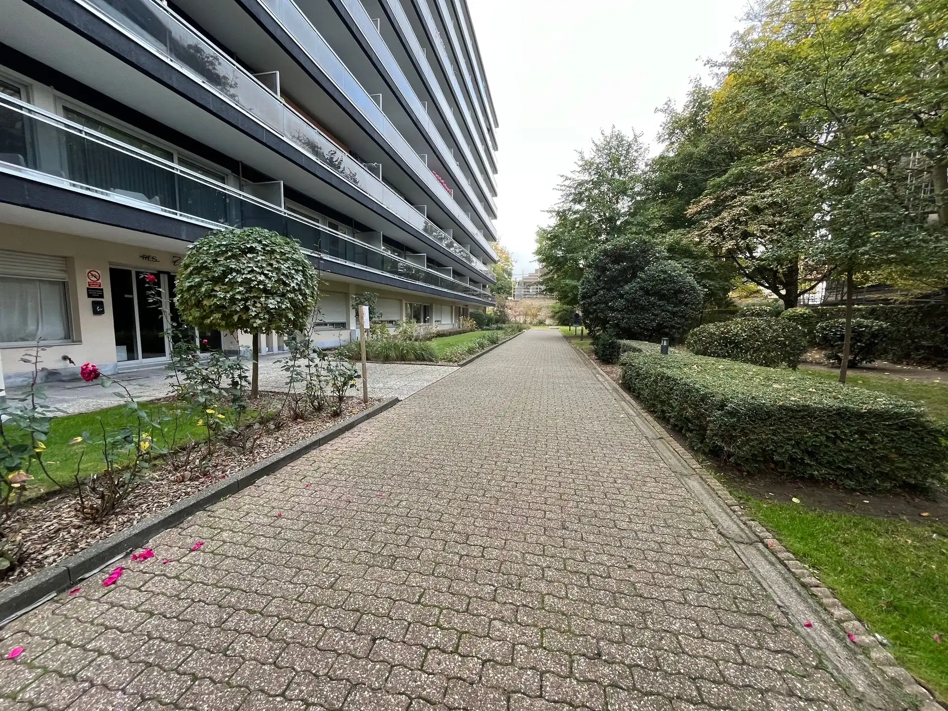 Lichtrijk 2-slpkm app met terras in centrum Mechelen foto 12