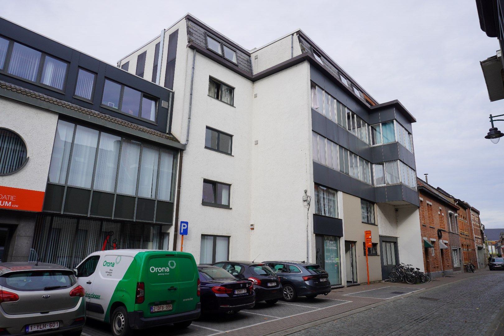 Te koop in Lokeren: Modern appartement met 2 slaapkamers en ruim terras foto 4