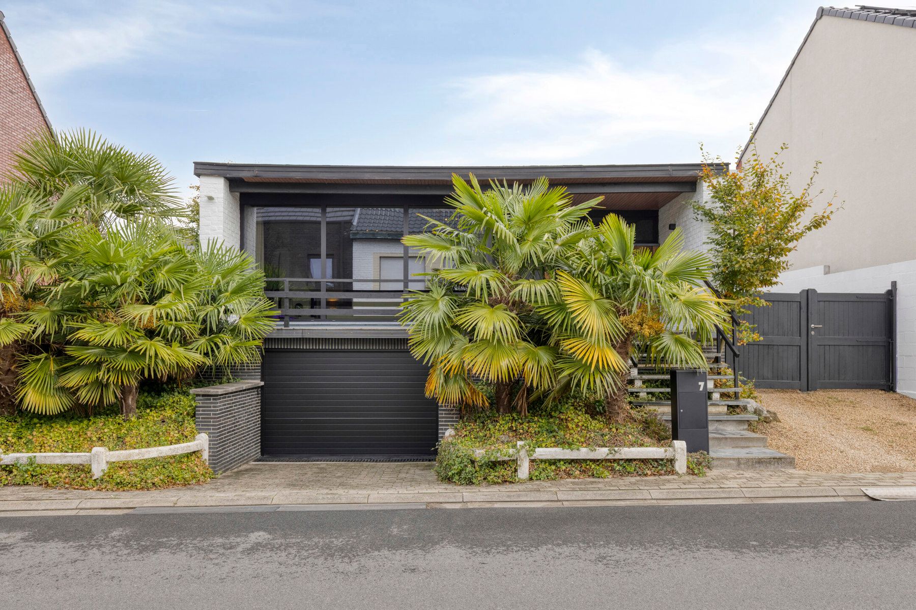 Hoofdfoto van de publicatie: *** ONDER COMPROMIS *** 