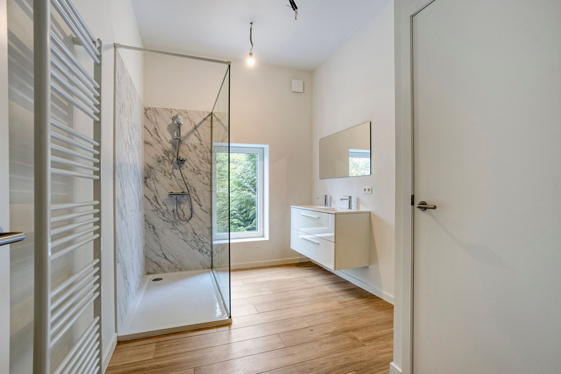 Stijlvol gerenoveerd appartement nabij Louizalaan - EPC C foto 11