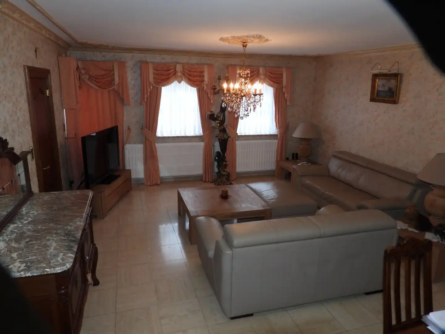 Karaktervolle woning op toplocatie in het hart van Sint truiden foto 2