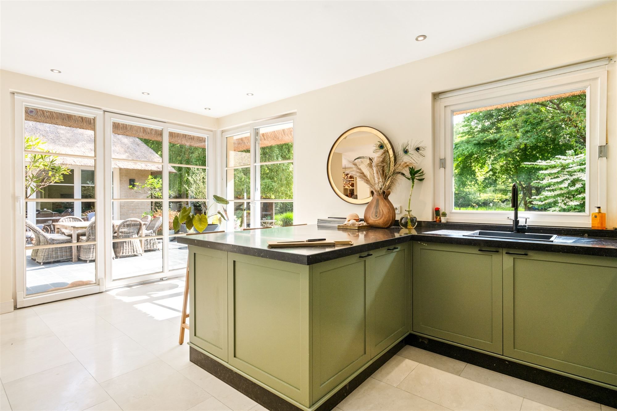 Exclusieve rietgedekte villa op 5.717 m² grond. foto 16