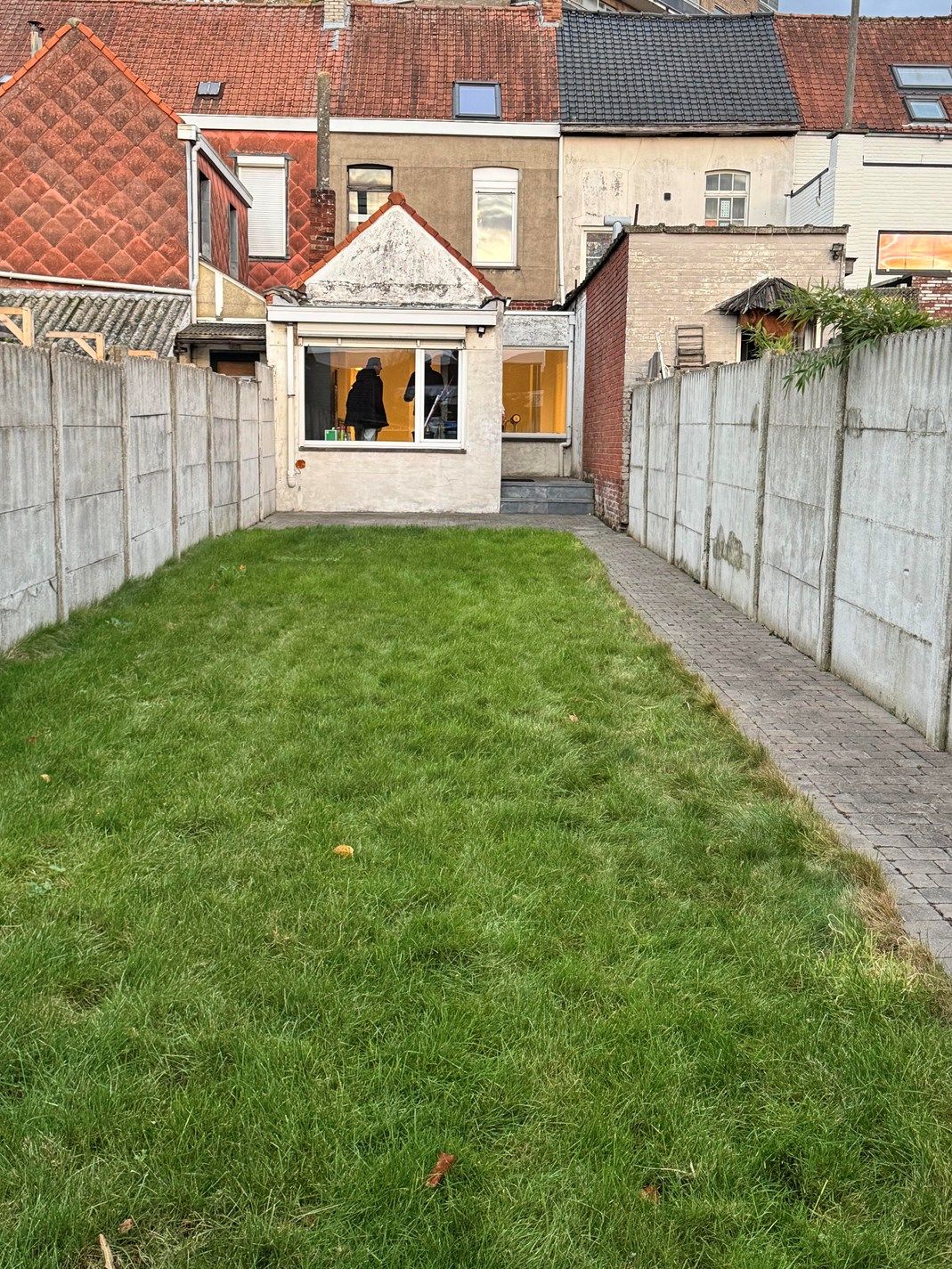 Instapklare woning met 3 slaapkamers en tuin te Roeselare foto 10