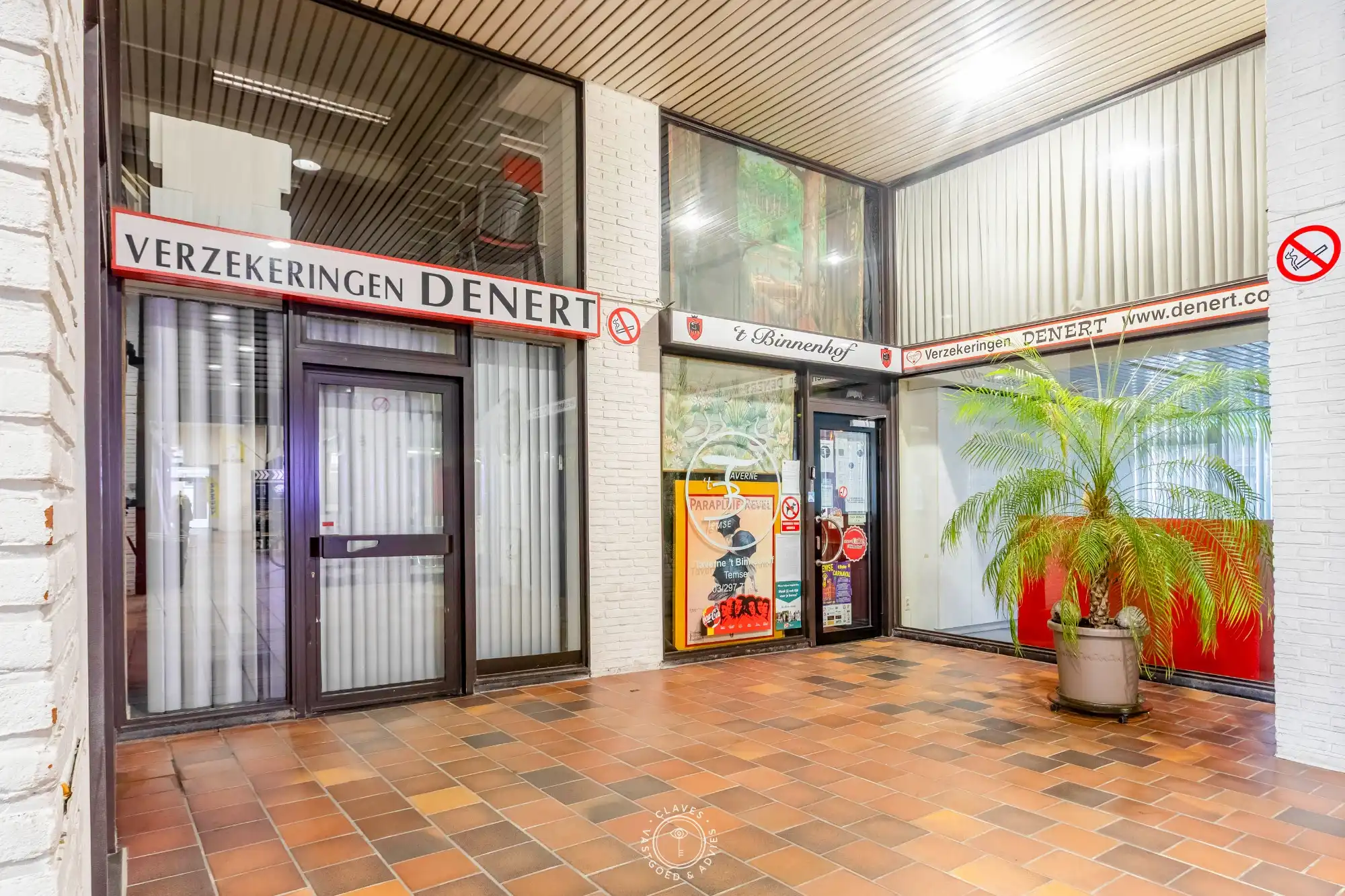 Handelspand met zeer ruim terras in 't Binnenhof foto 11