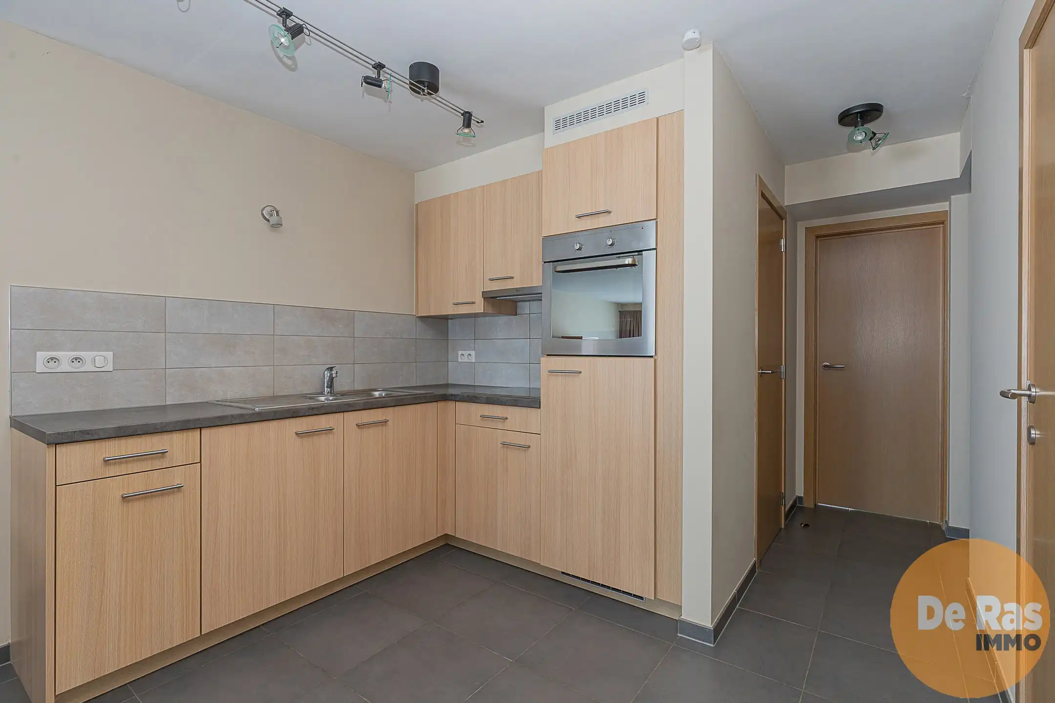 OORDEGEM - Centraal gelegen gelijkvloers appartement  foto 6