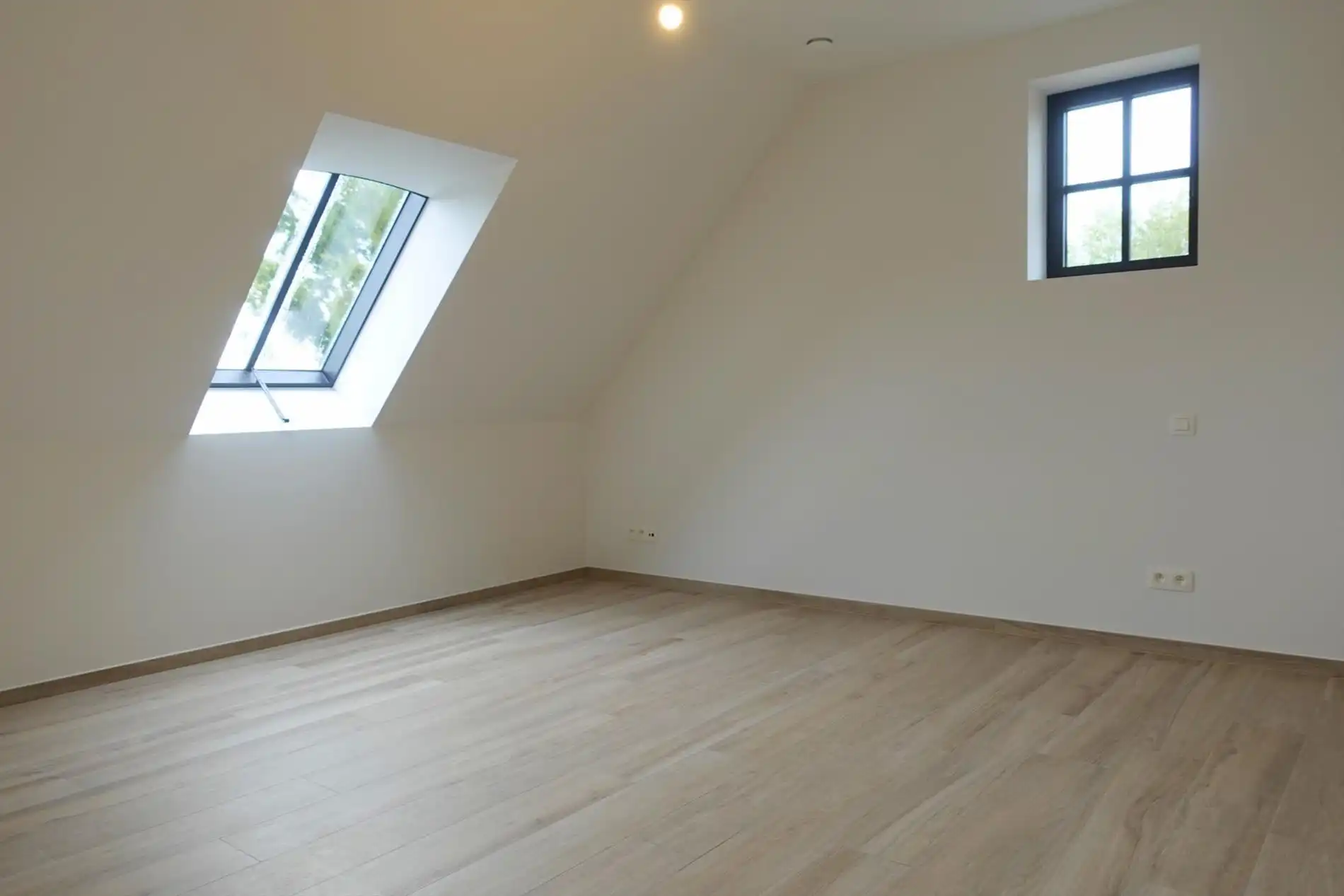 Prachtige villa met ruime tuin, landelijk uitzicht en uitgebreid beveiligingssysteem foto 23