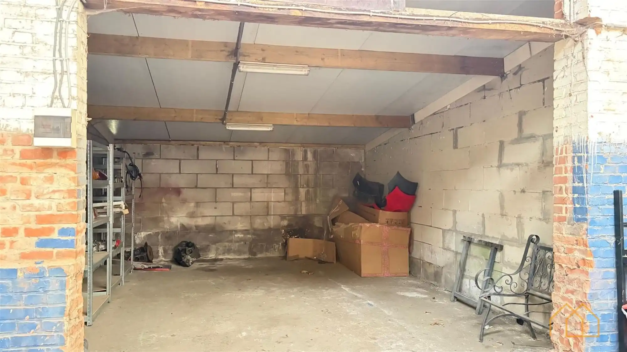 Hal van 200m² met tuin  foto 11