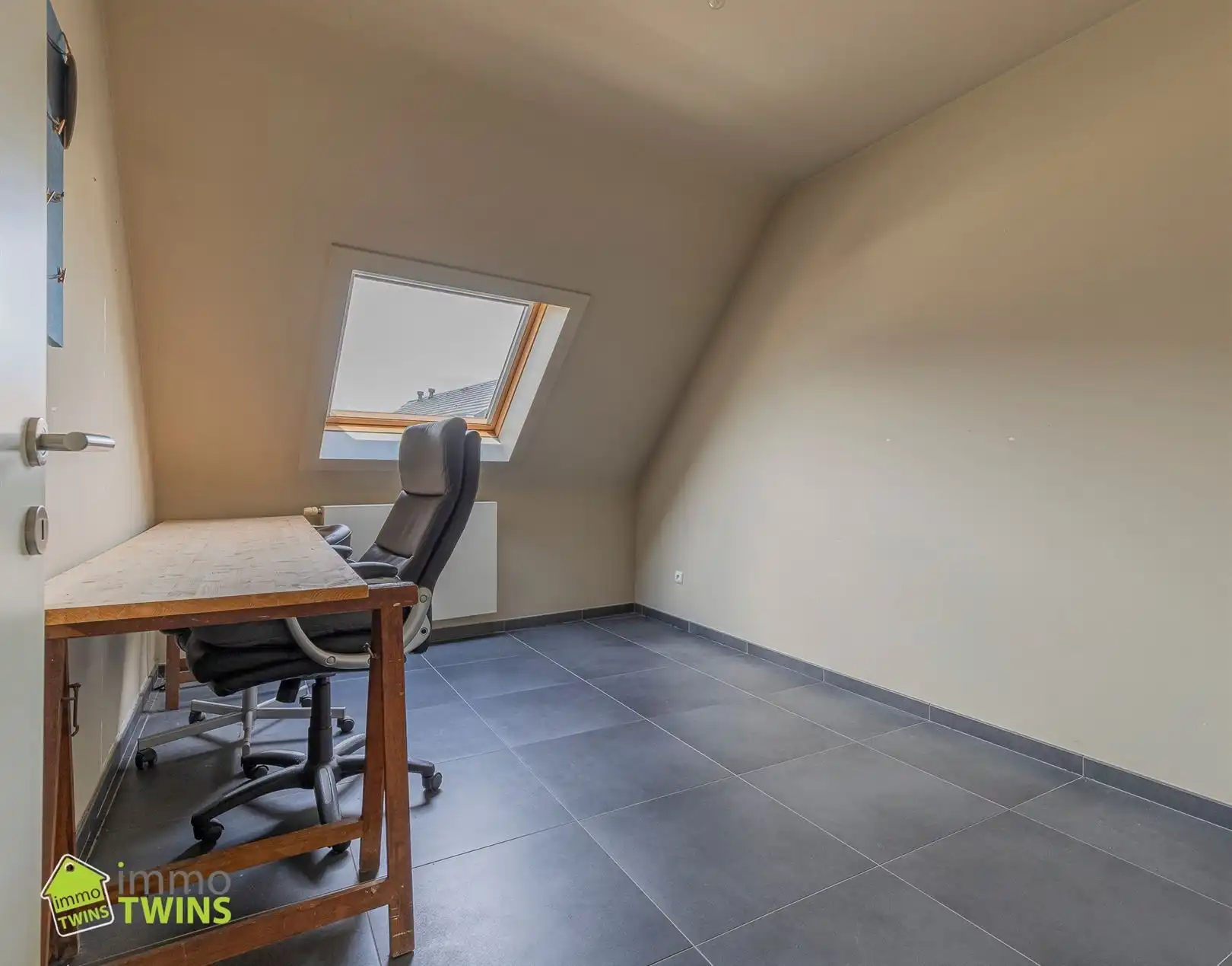 Ruim duplexappartement van 151 m² met 3 slaapkamers, terras en dubbele autostaanplaats foto 20