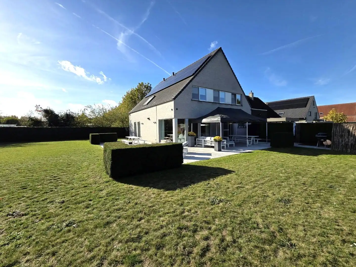 Schitterende villa op 17are 30ca, gelegen op bijna het einde van deze schitterende woonwijk. foto 22