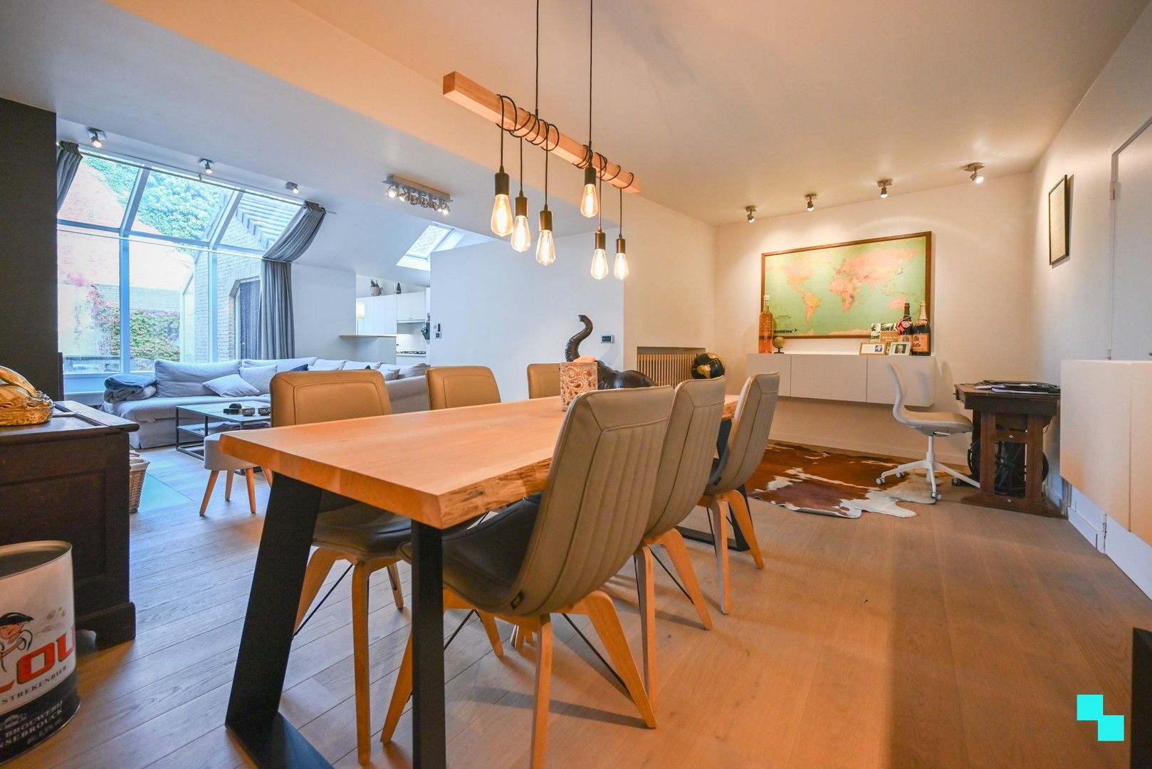 Prachtige woning met vier slaapkamers nabij centrum Izegem foto 4