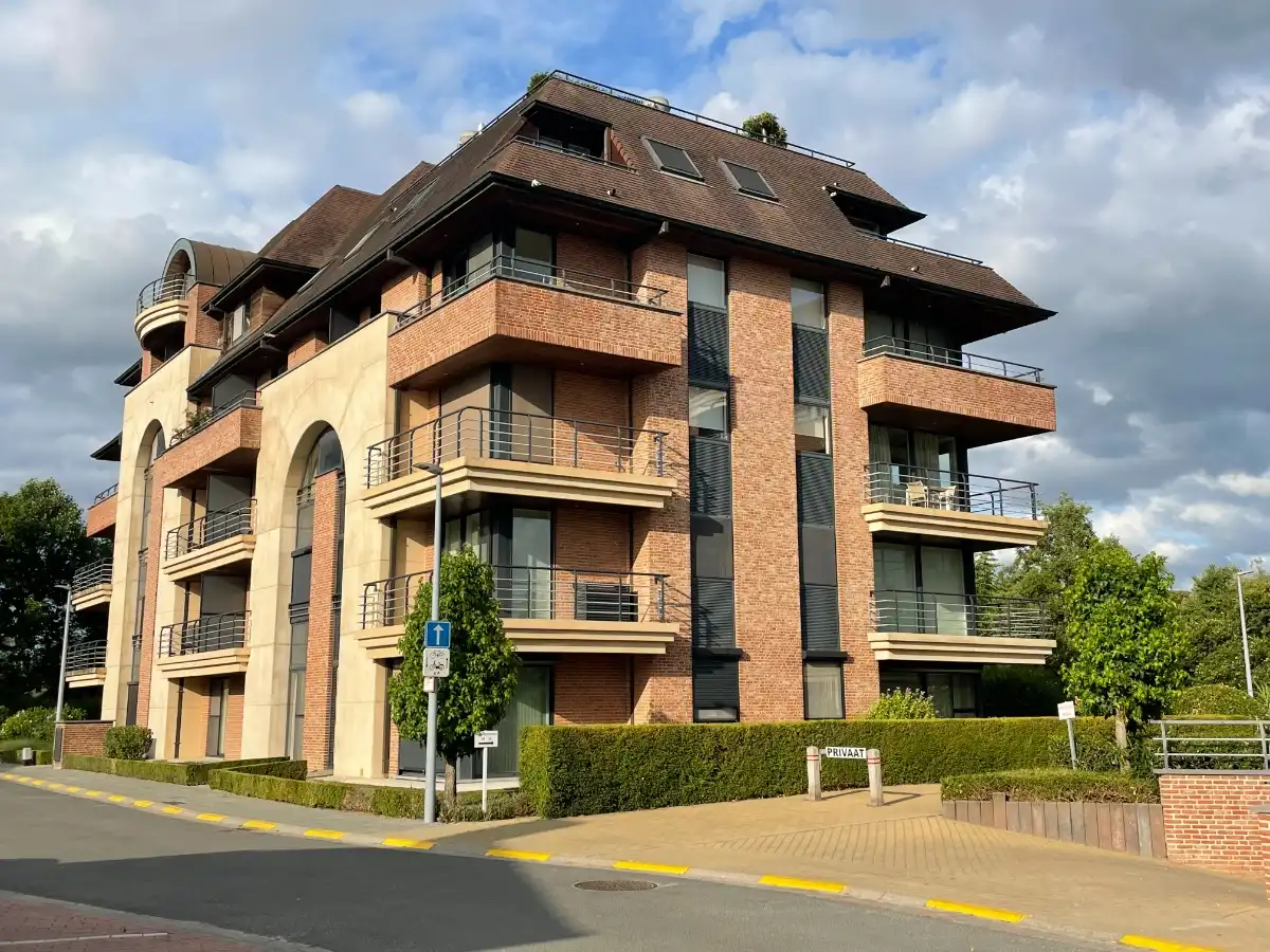 Gelijkvloers 1-slpk-APP + garage foto 6