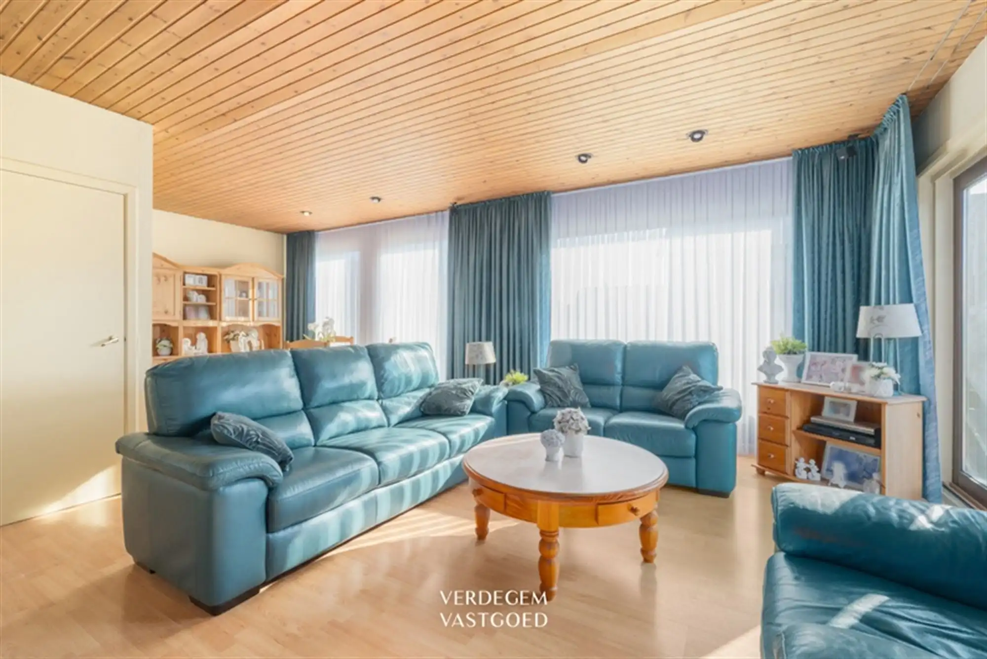 Bungalow met 3 slaapkamers, garage en zonnige tuin in kindvriendelijke woonwijk foto 3