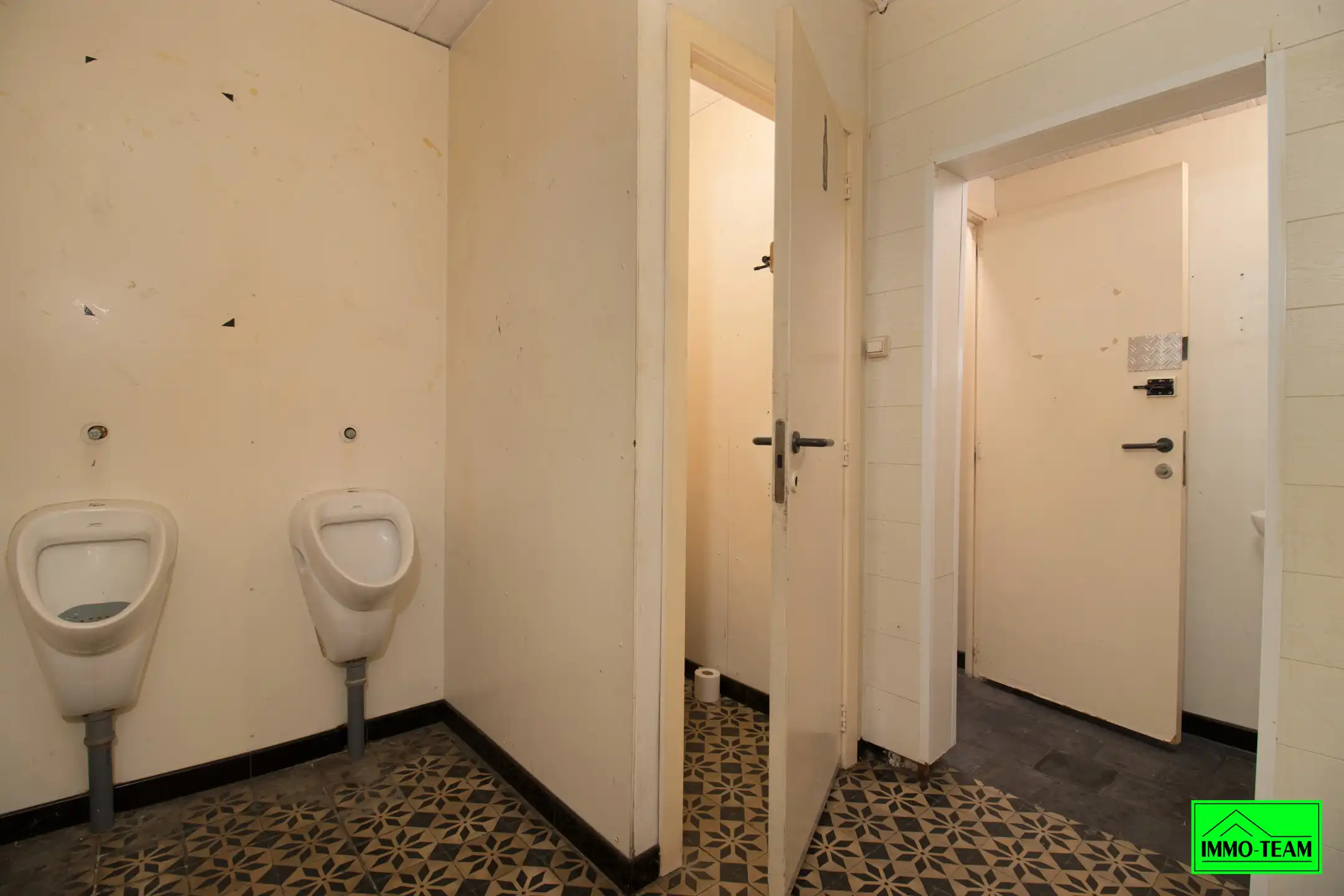 Ruim café met woongelegenheid nabij centrum foto 19