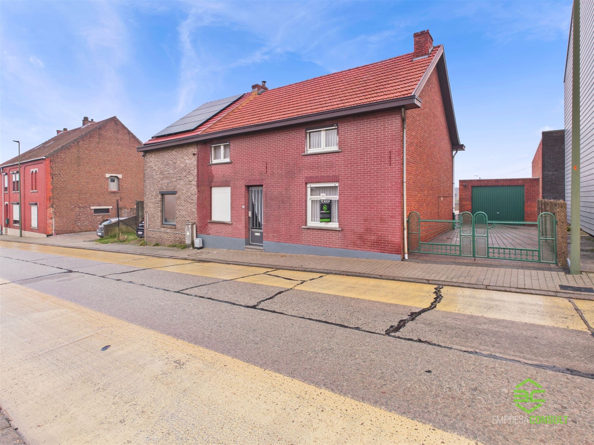 Hoofdfoto van de publicatie: Halfopen woning met 3slpk op 1,5km van de E314!