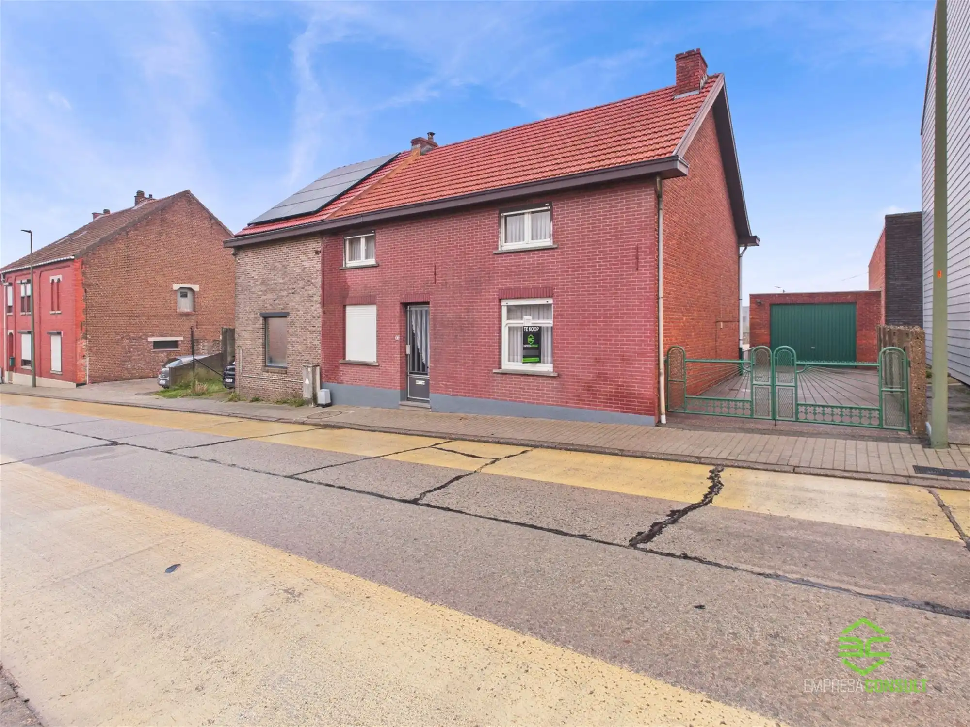 Hoofdfoto van de publicatie: Halfopen woning met 3slpk op 1,5km van de E314!