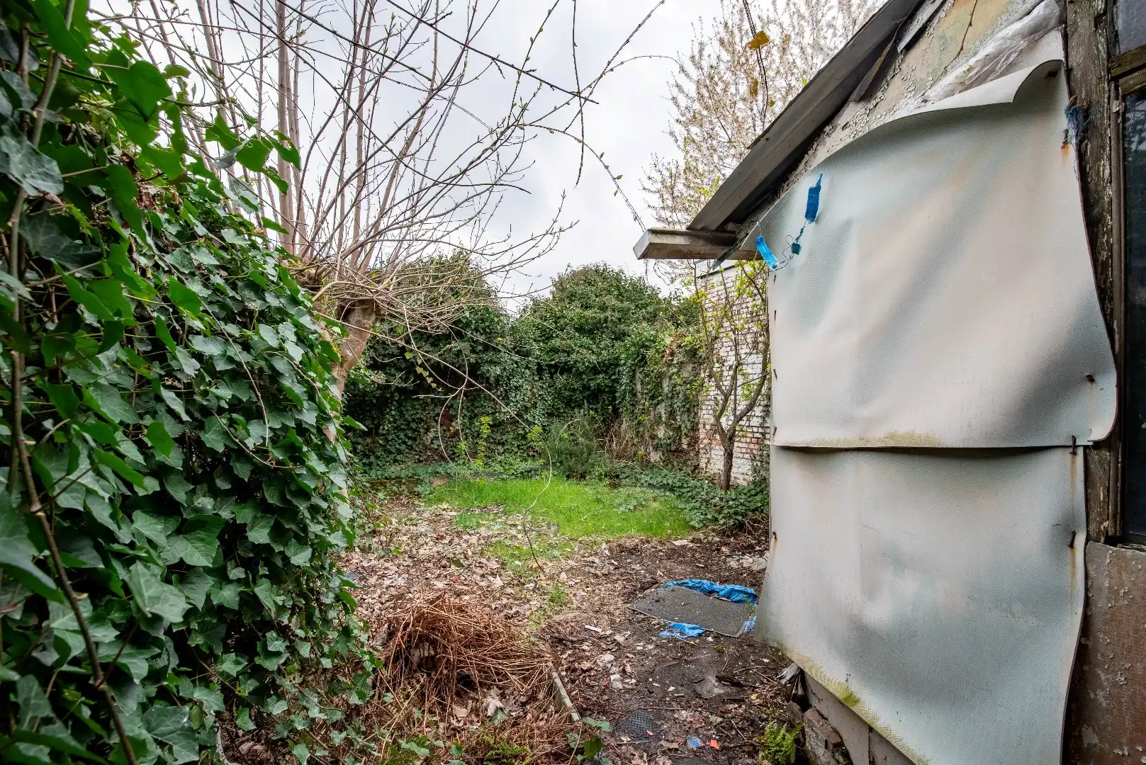 Ruim en recent vernieuwd gelijkvloers appartement met tuin op de Lakborslei foto 12
